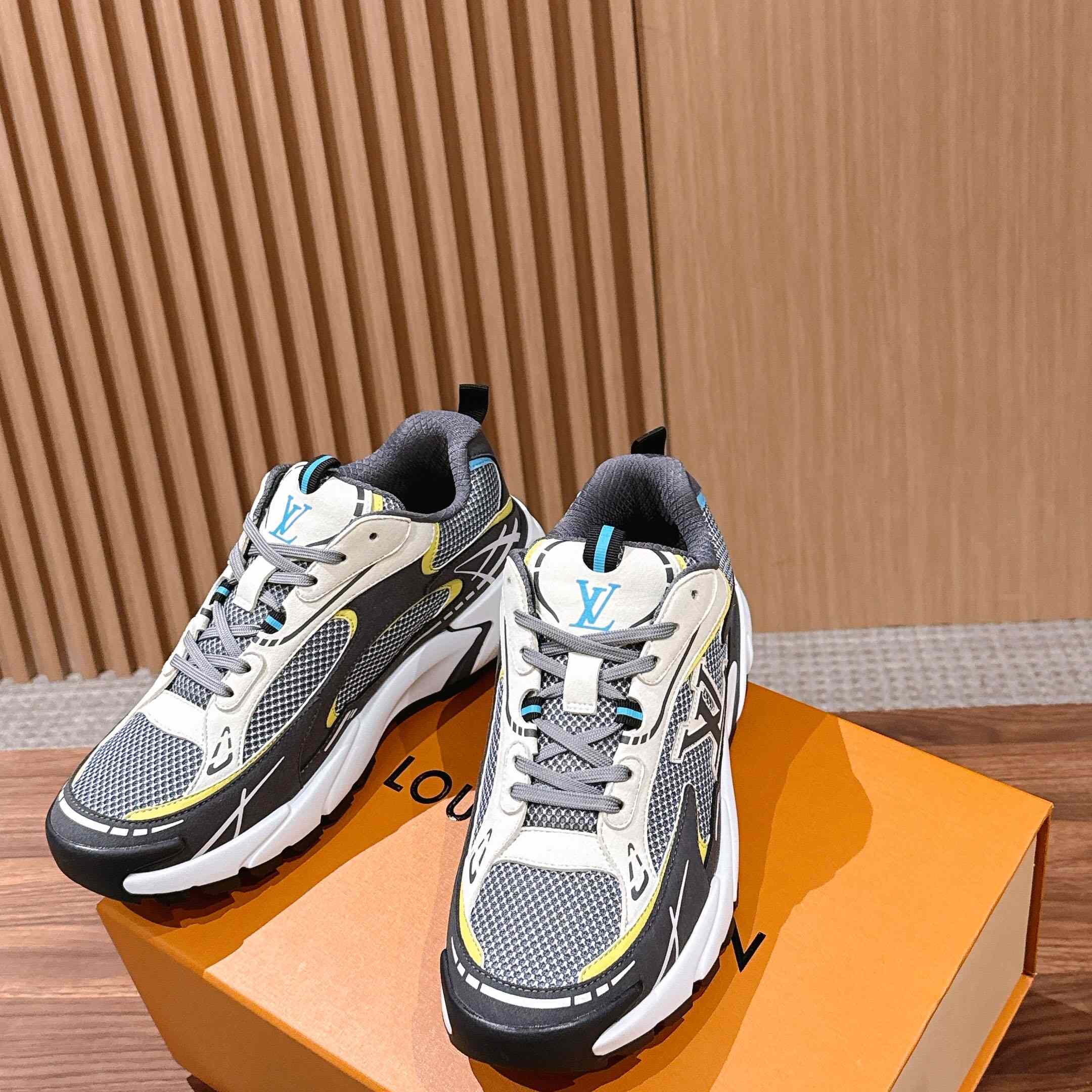 Louis Vuitton LV Tatic Runner Sneaker 1AKC43 - FashionPlug