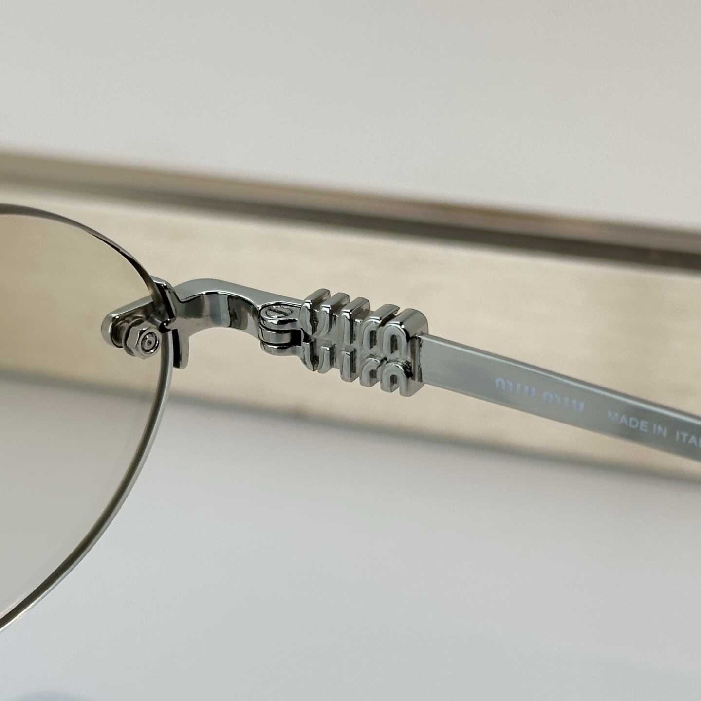 Miu Miu SMUA54S Sunglasses - FashionPlug