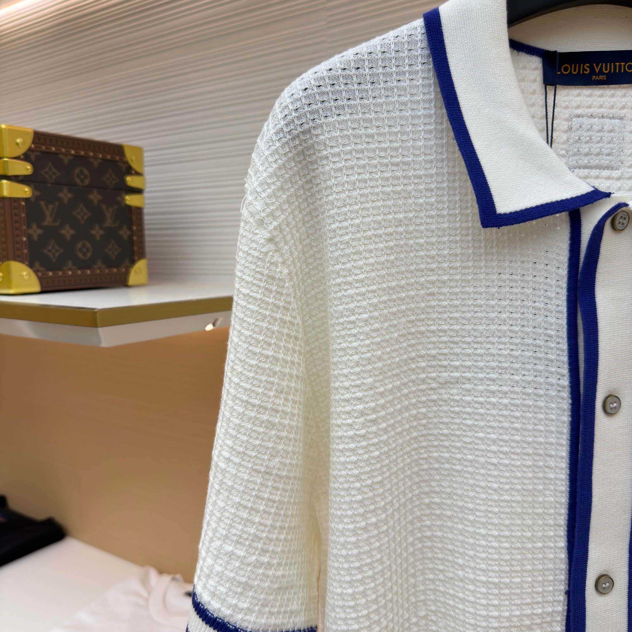 Louis Vuitton Waffle Signature Short-Sleeved Shirt   1AK6WW - FashionPlug