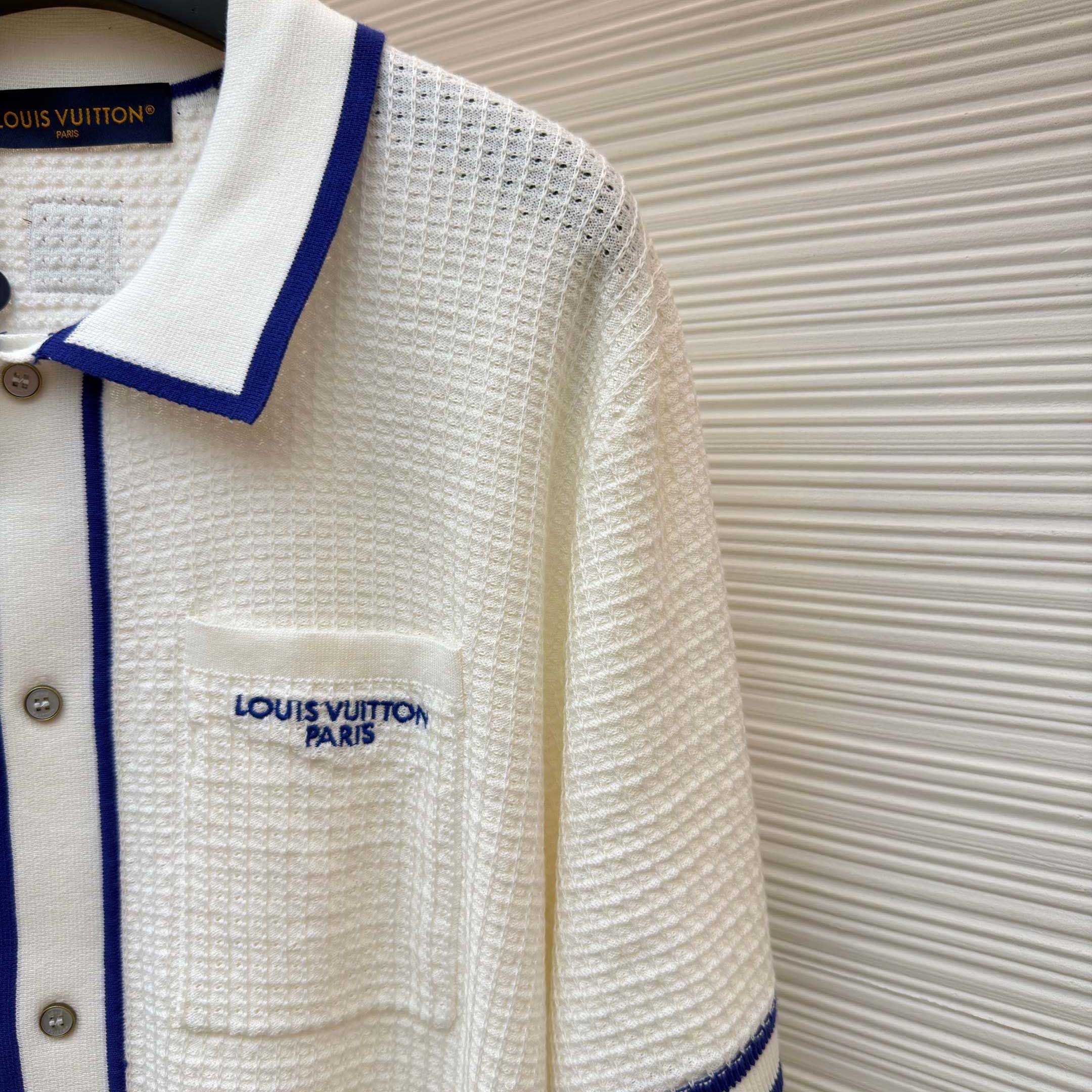 Louis Vuitton Waffle Signature Short-Sleeved Shirt   1AK6WW - FashionPlug