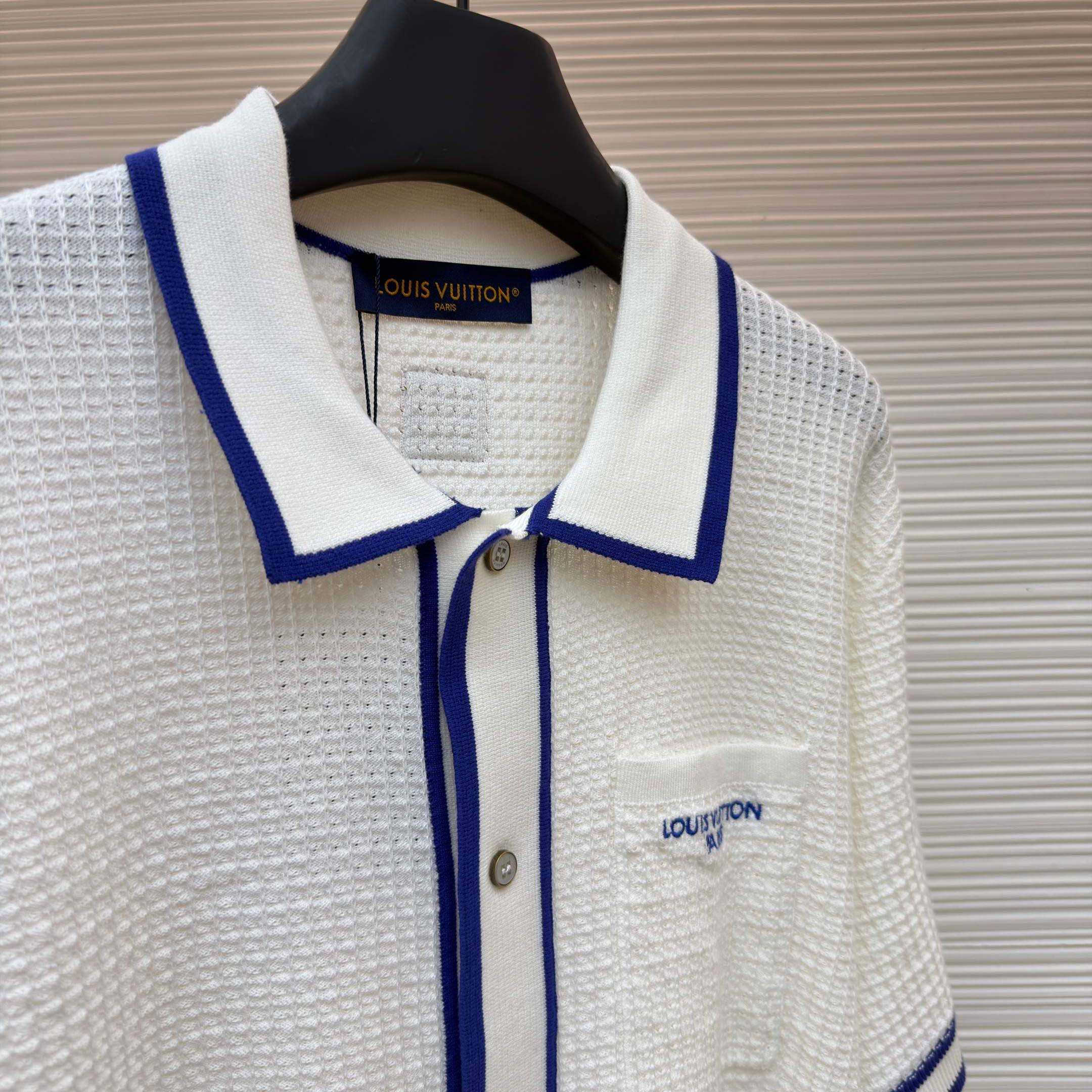 Louis Vuitton Waffle Signature Short-Sleeved Shirt   1AK6WW - FashionPlug