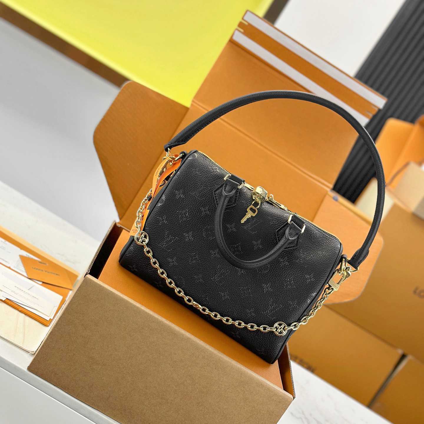 Louis Vuitton Speedy Bandoulière 25 M26486 - FashionPlug