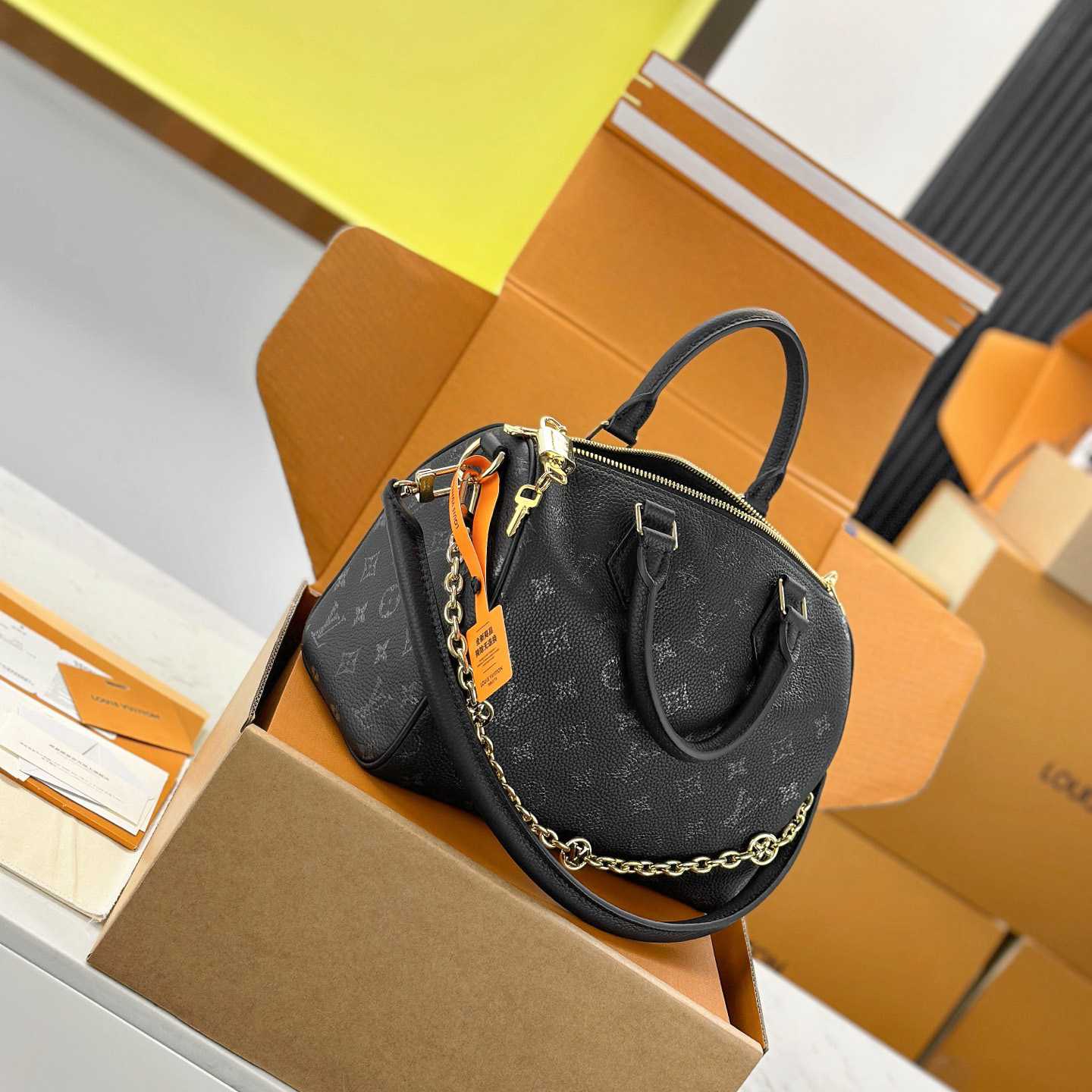Louis Vuitton Speedy Bandoulière 25 M26486 - FashionPlug