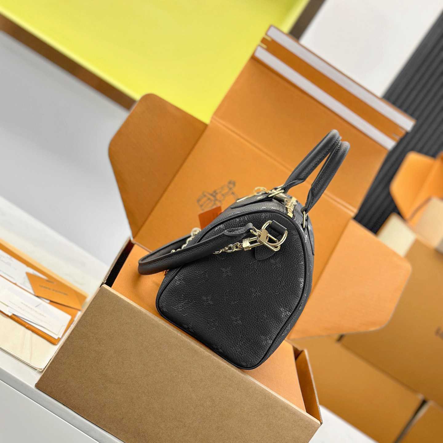 Louis Vuitton Speedy Bandoulière 25 M26486 - FashionPlug