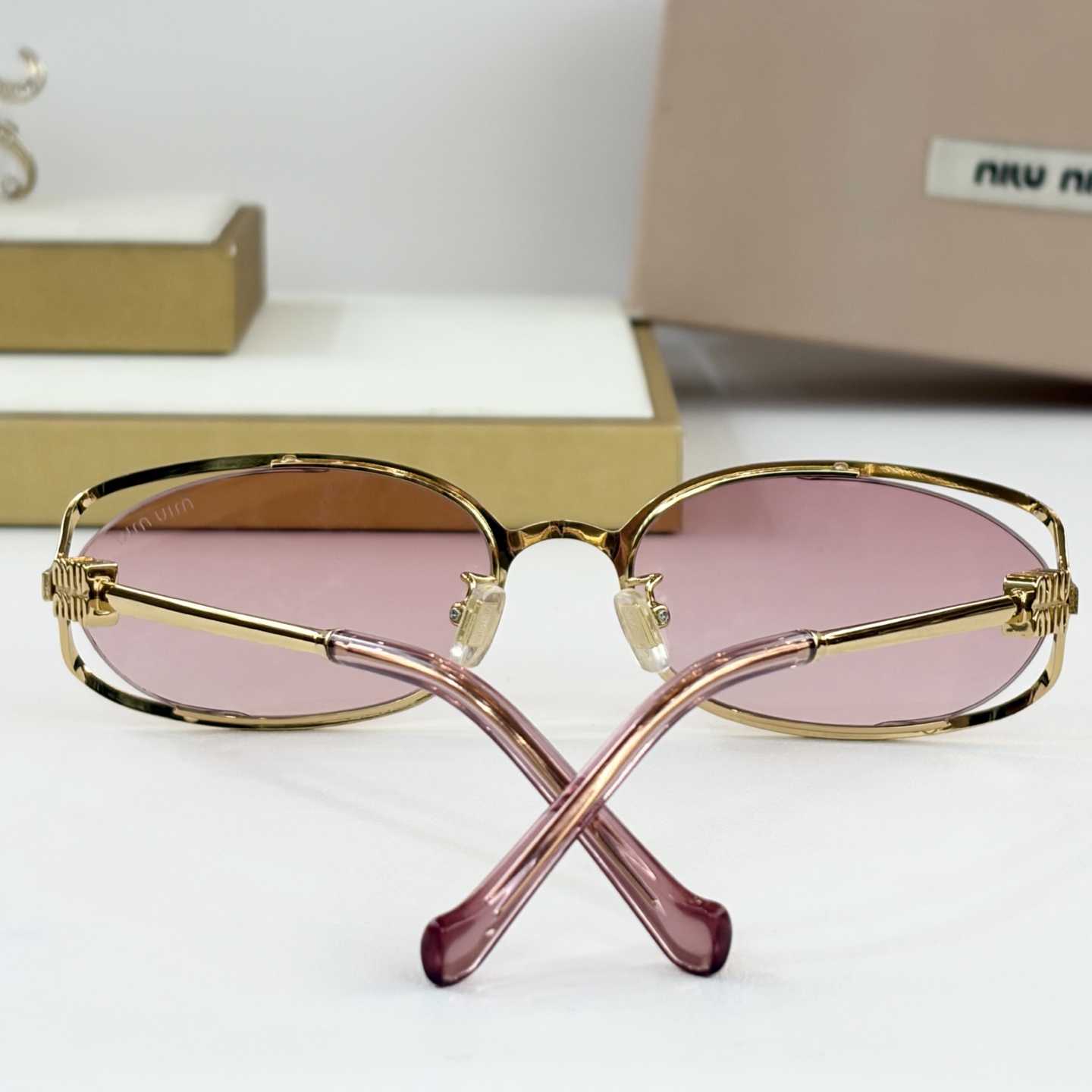 Miu Miu SMU58YSunglasses - FashionPlug