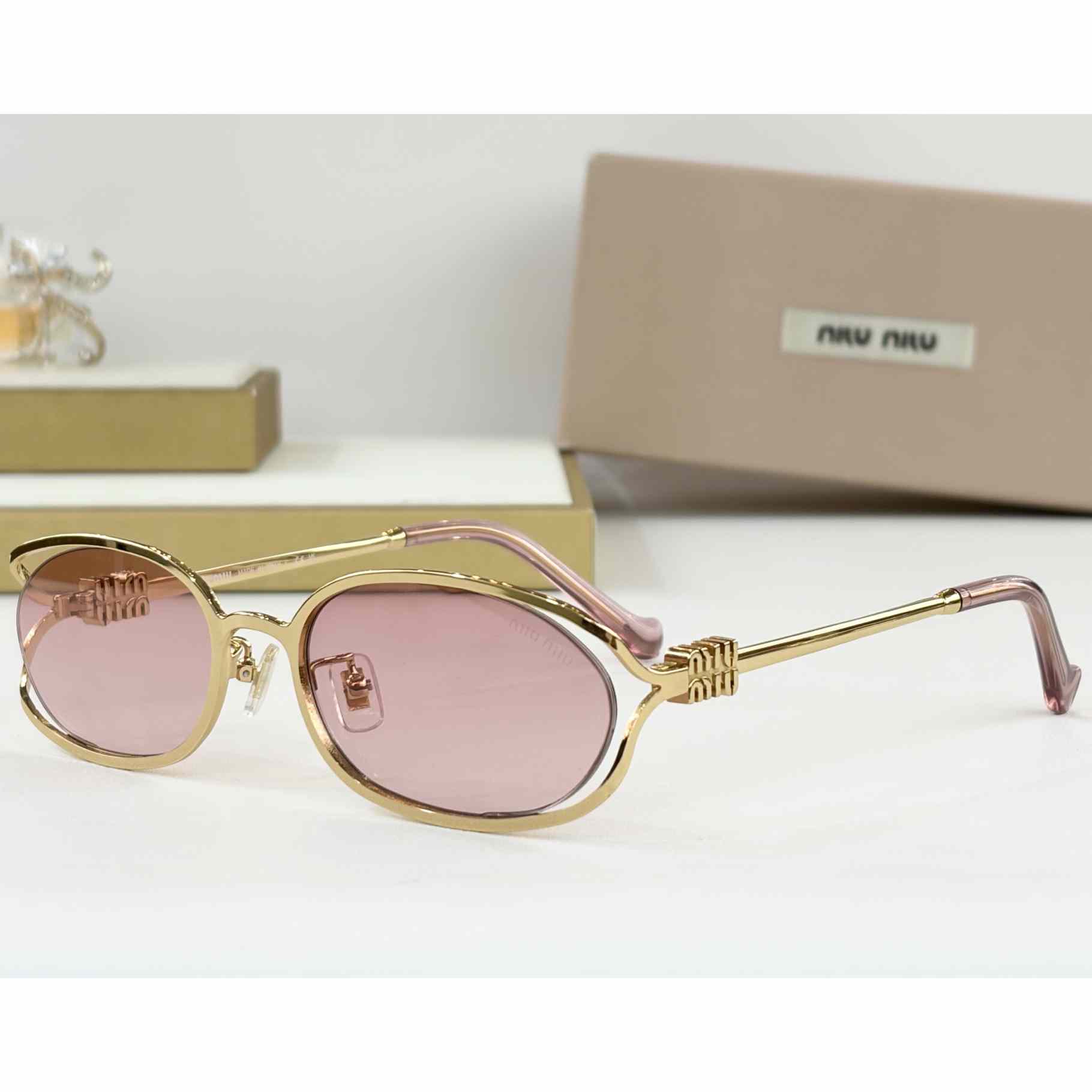 Miu Miu SMU58YSunglasses - FashionPlug