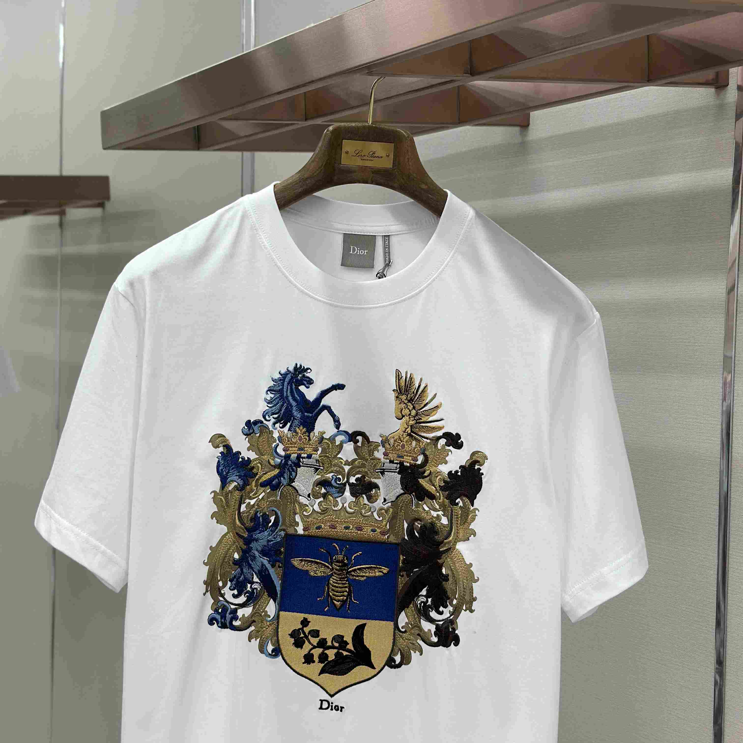 Dior T-Shirt With Dior Blason Print, Relaxed Fit - FashionPlug