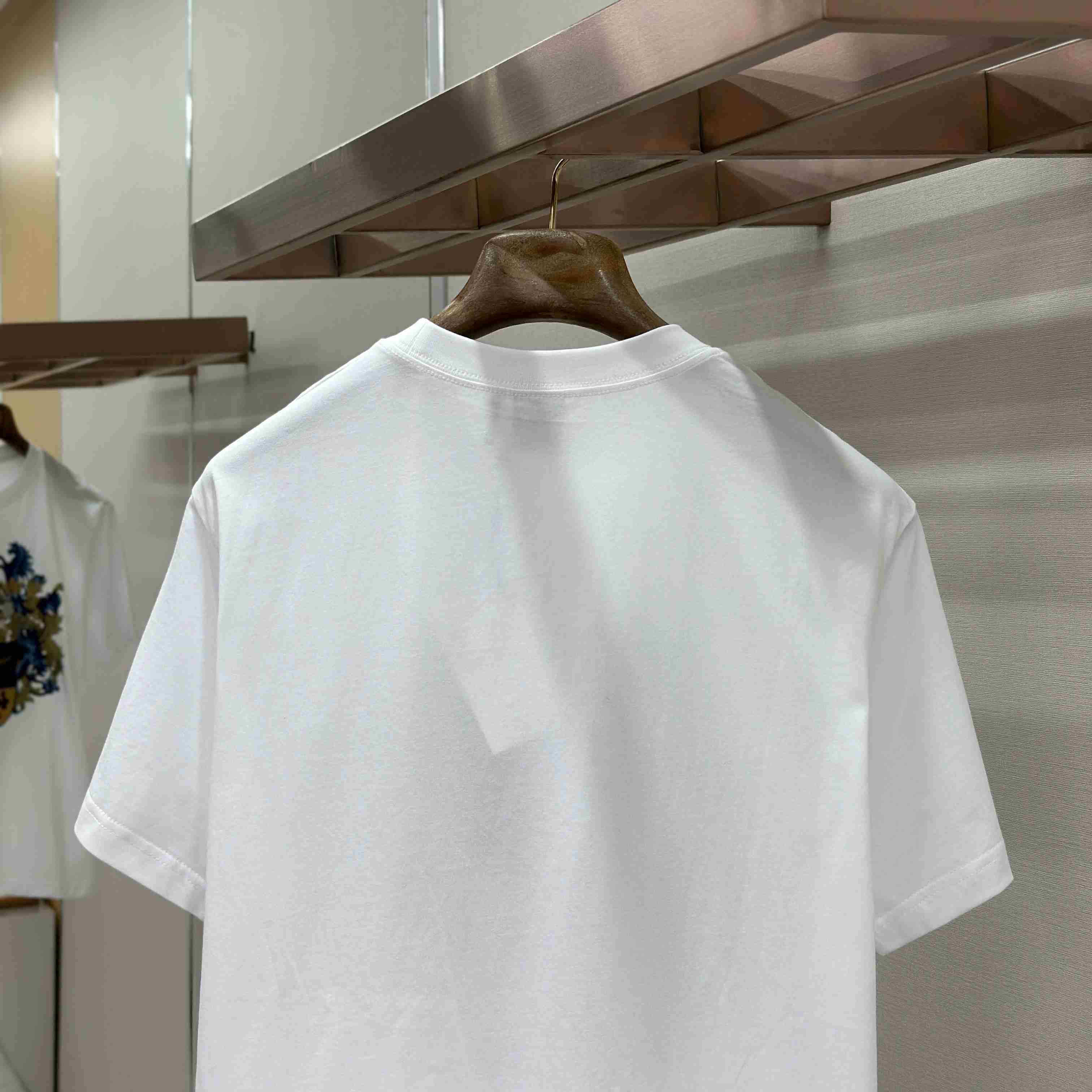 Dior T-Shirt With Dior Blason Print, Relaxed Fit - FashionPlug