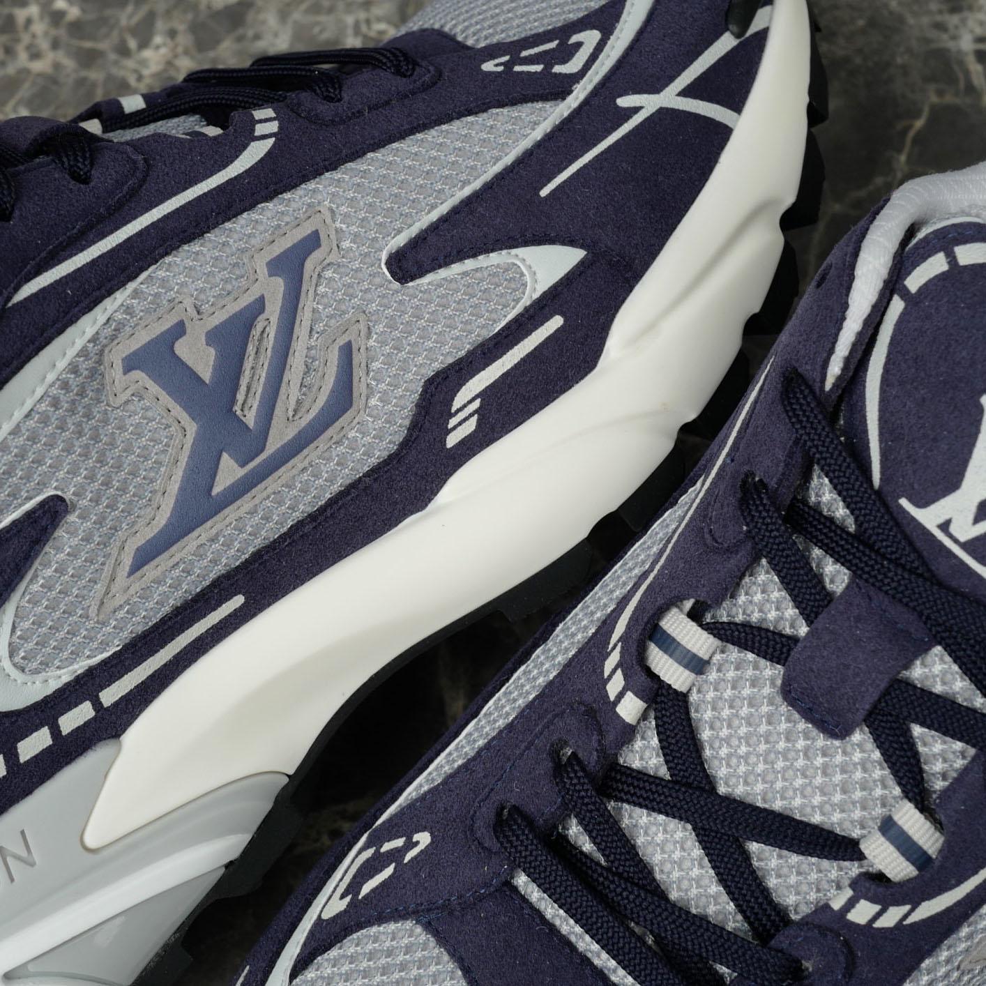 Louis Vuitton LV Tatic Runner Sneaker 1AKC4F - FashionPlug