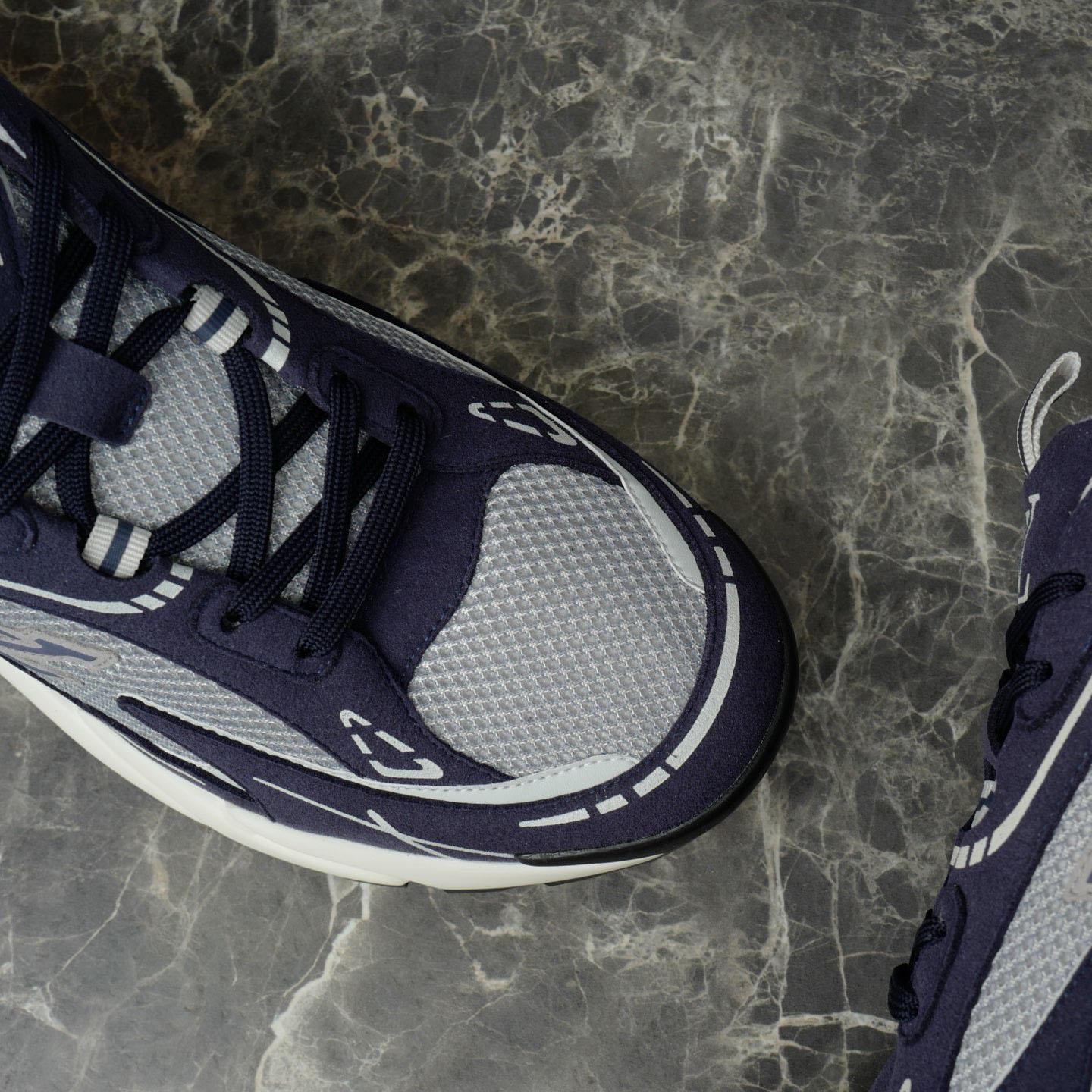 Louis Vuitton LV Tatic Runner Sneaker 1AKC4F - FashionPlug
