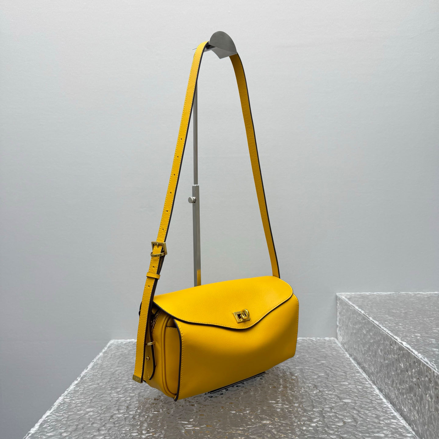 Balenciaga  Le 7 Shoulder Bag Medium In Curry - FashionPlug