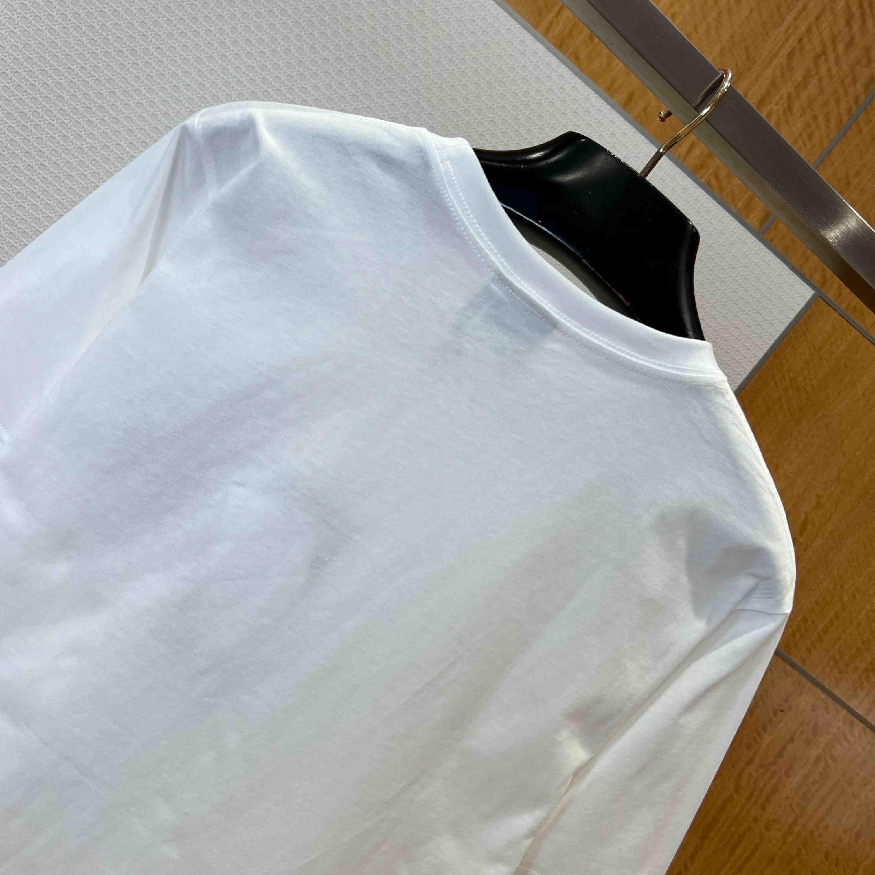 Dior T-Shirt With Dior Blason Embroidery, Relaxed Fit - FashionPlug