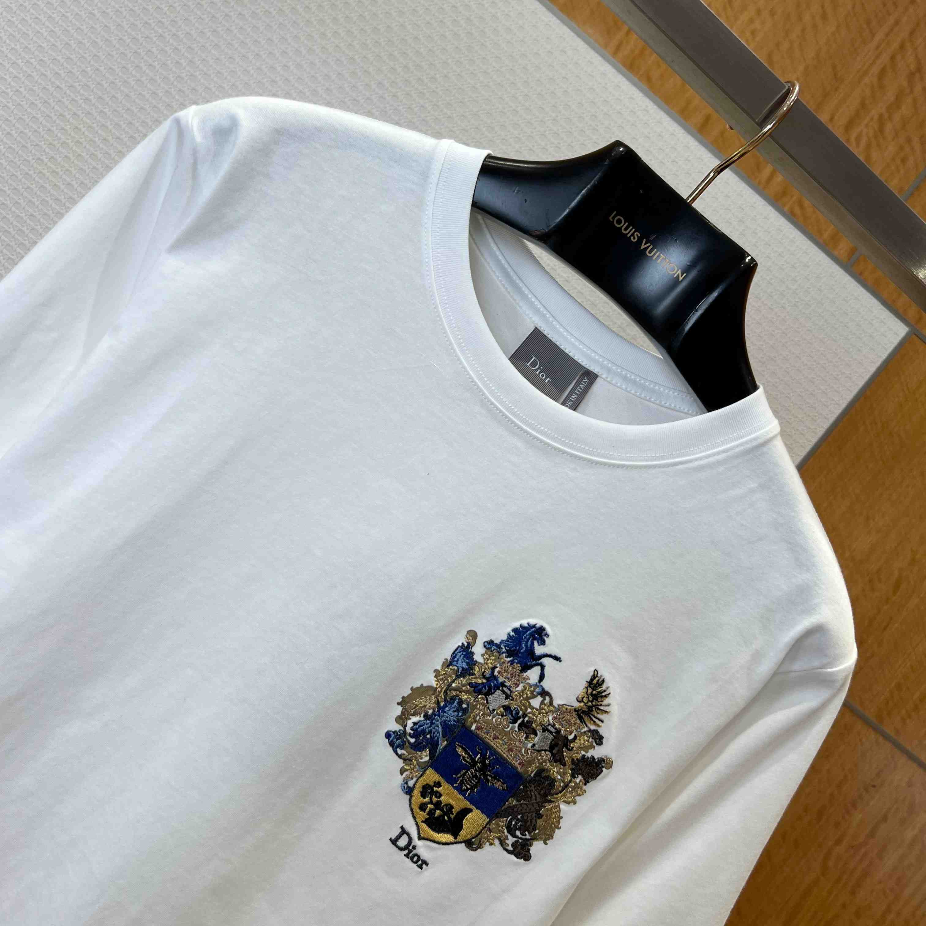 Dior T-Shirt With Dior Blason Embroidery, Relaxed Fit - FashionPlug