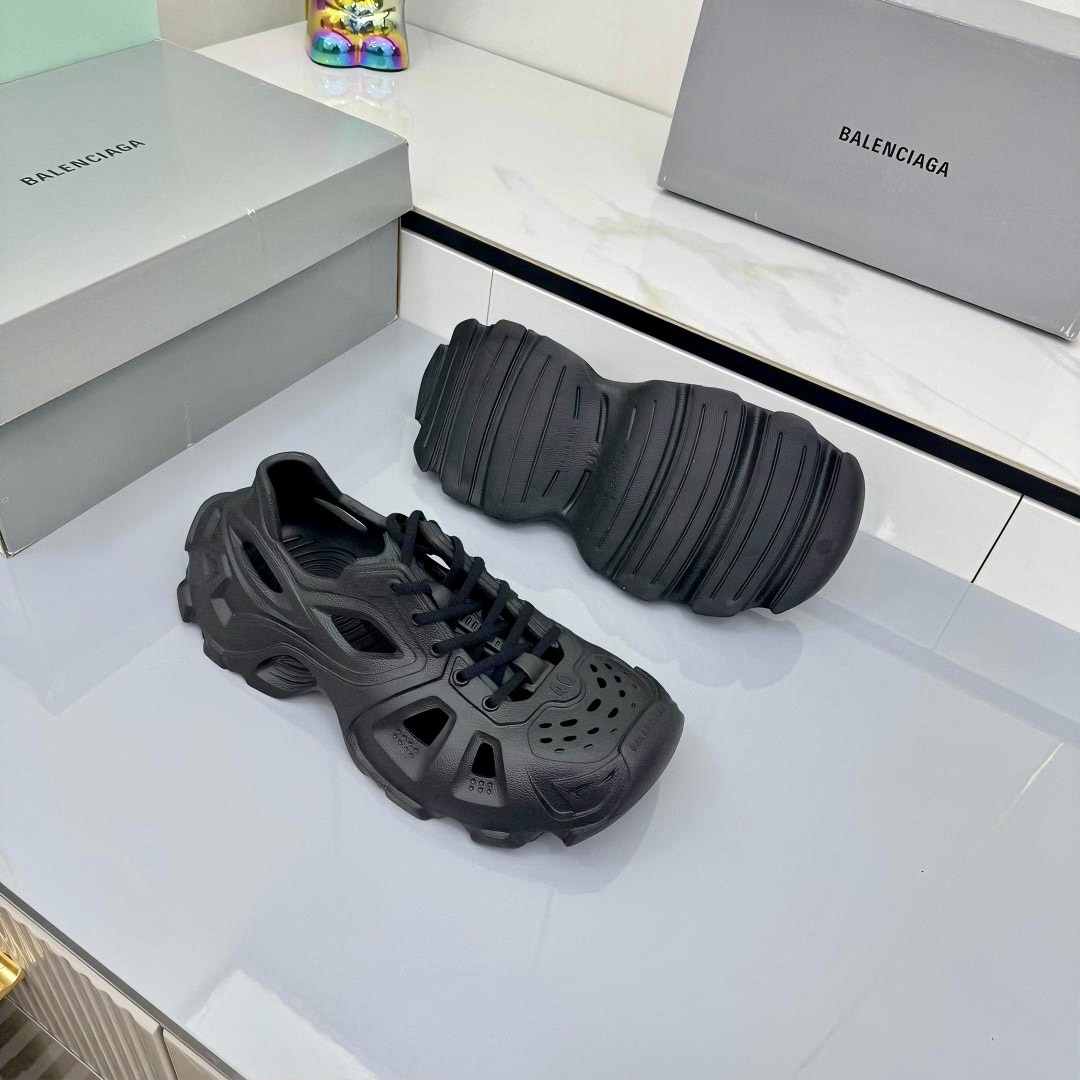 Balenciaga HD Lace-Up Sneakers - FashionPlug