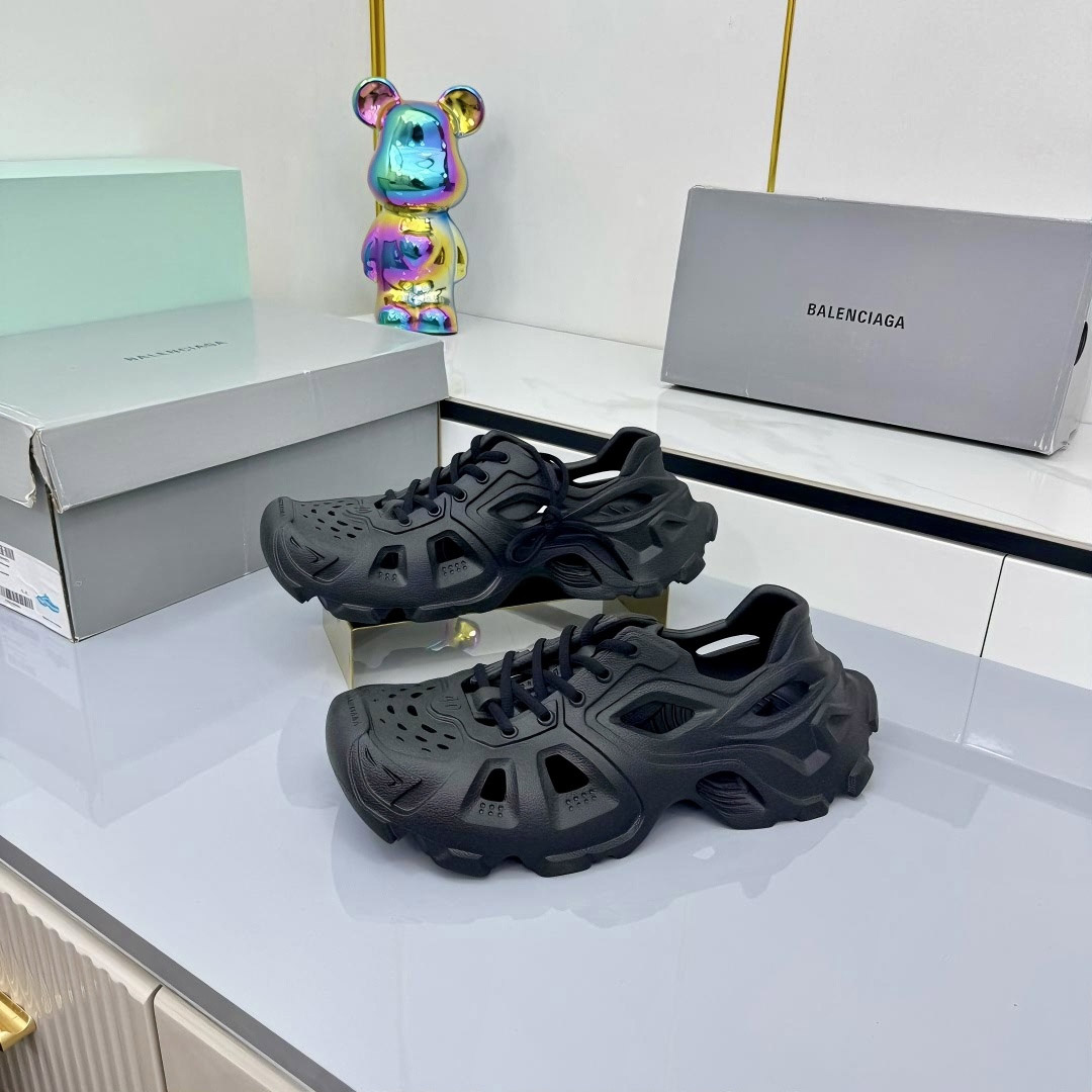 Balenciaga HD Lace-Up Sneakers - FashionPlug