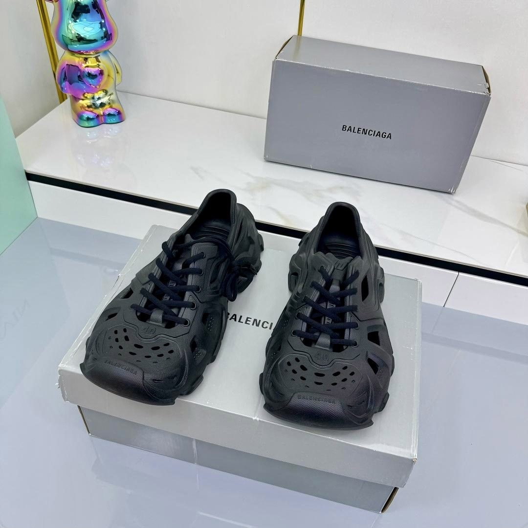 Balenciaga HD Lace-Up Sneakers - FashionPlug
