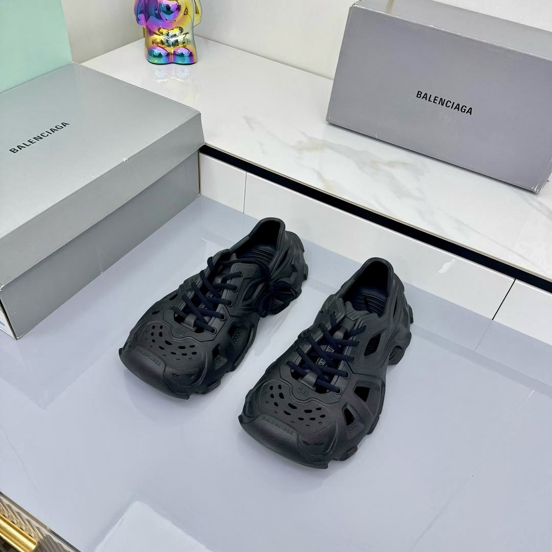 Balenciaga HD Lace-Up Sneakers - FashionPlug