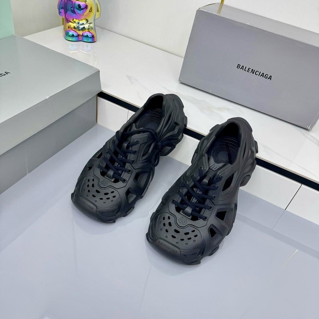 Balenciaga HD Lace-Up Sneakers - FashionPlug
