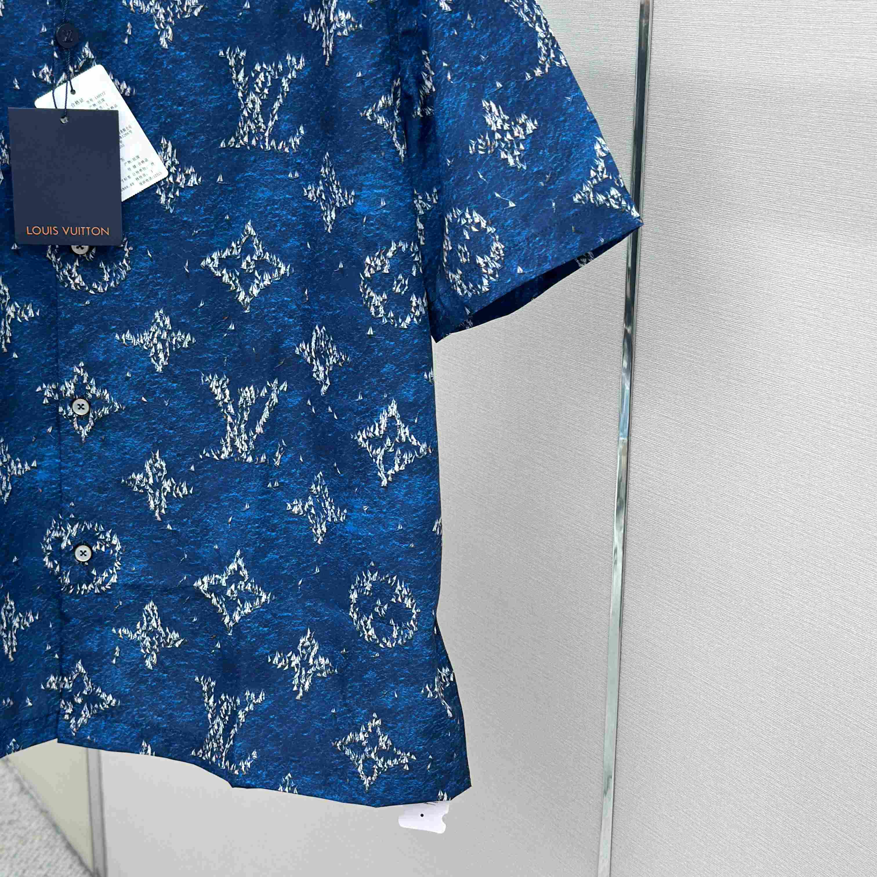 Louis Vuitton Printed Monogram Short-Sleeved Shirt   1AHVTY - FashionPlug