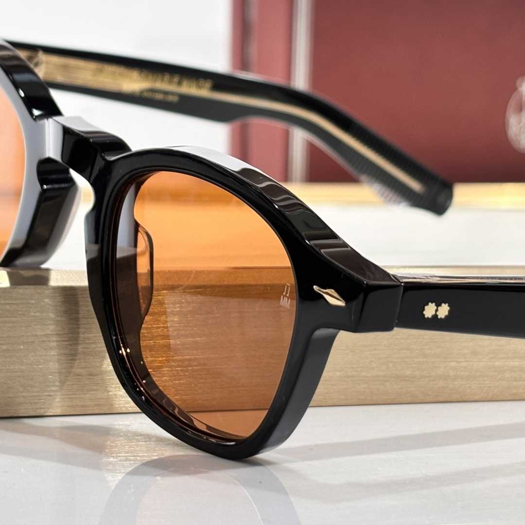 Jacquemus Zephirin Sunglasses - FashionPlug