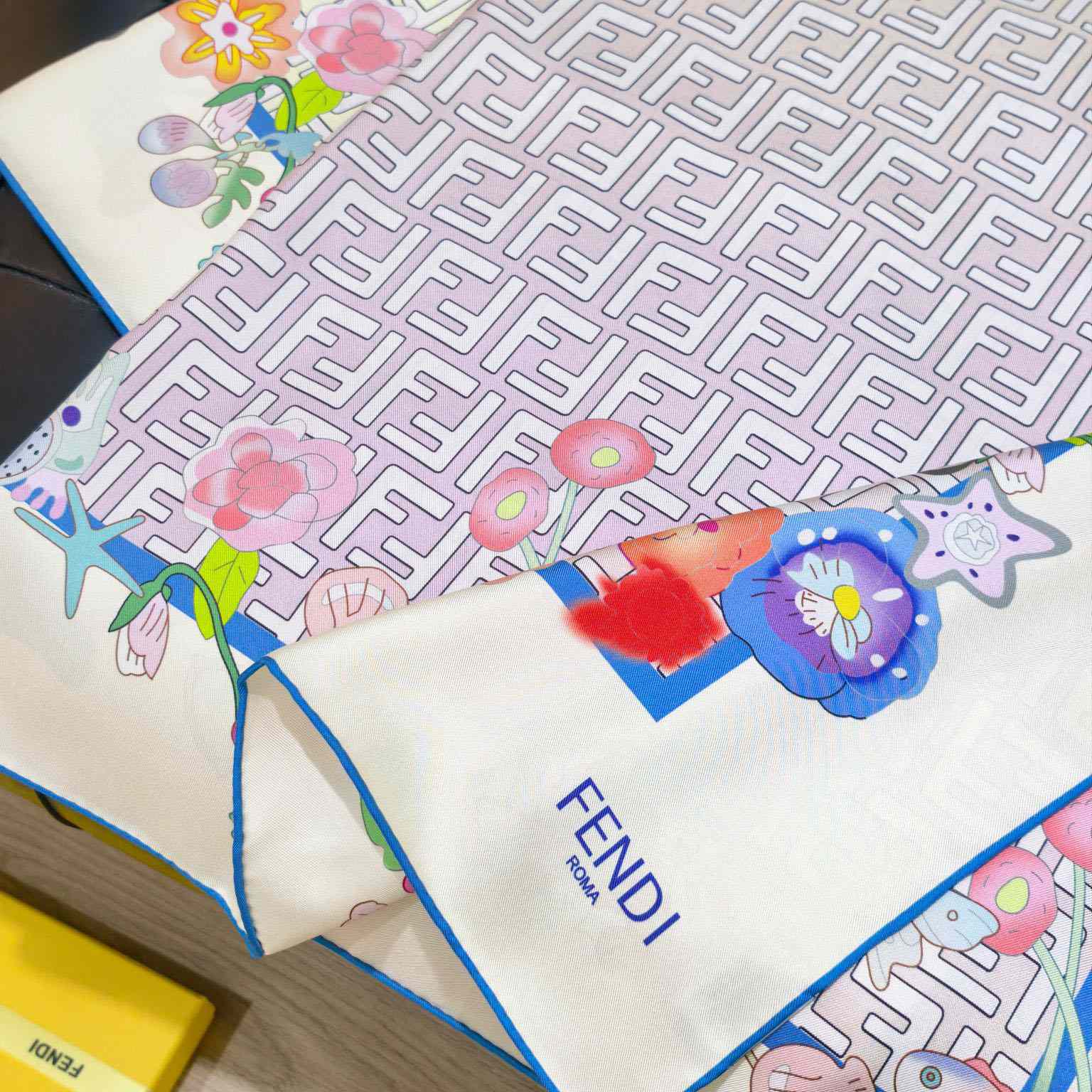 Fendi Future Fantastic Foulard - FashionPlug