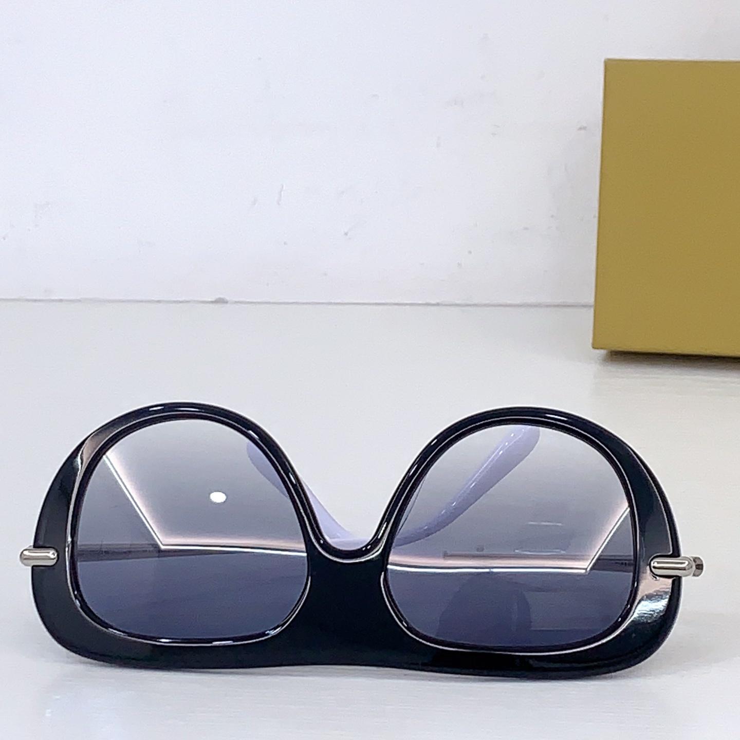 Loewe LW40186I Sunglasses  - FashionPlug