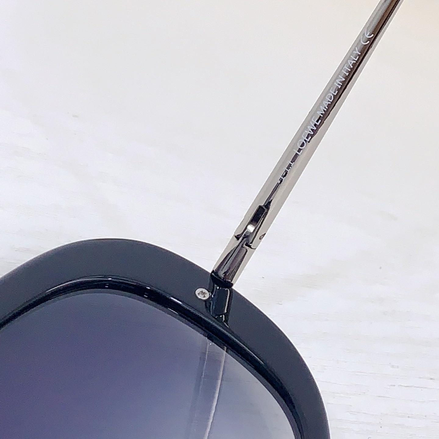 Loewe LW40186I Sunglasses  - FashionPlug