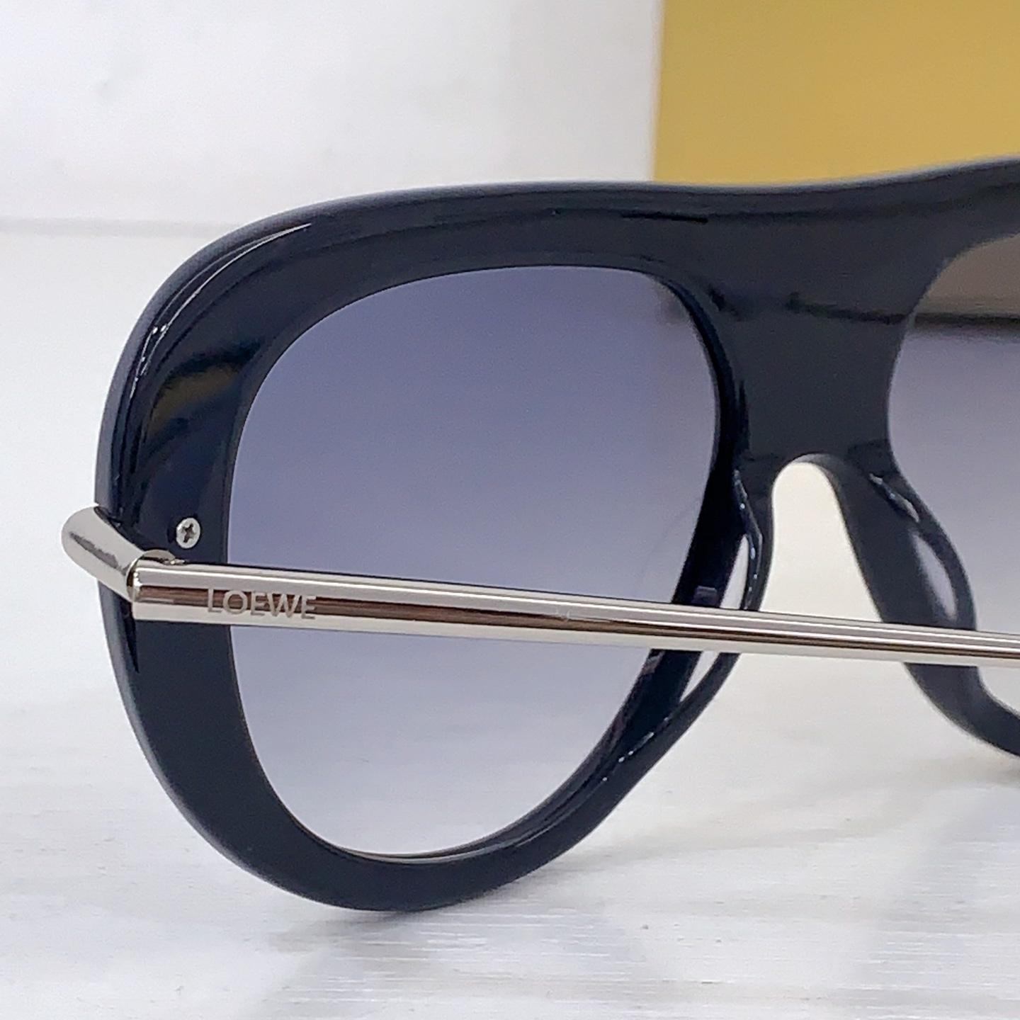 Loewe LW40186I Sunglasses  - FashionPlug