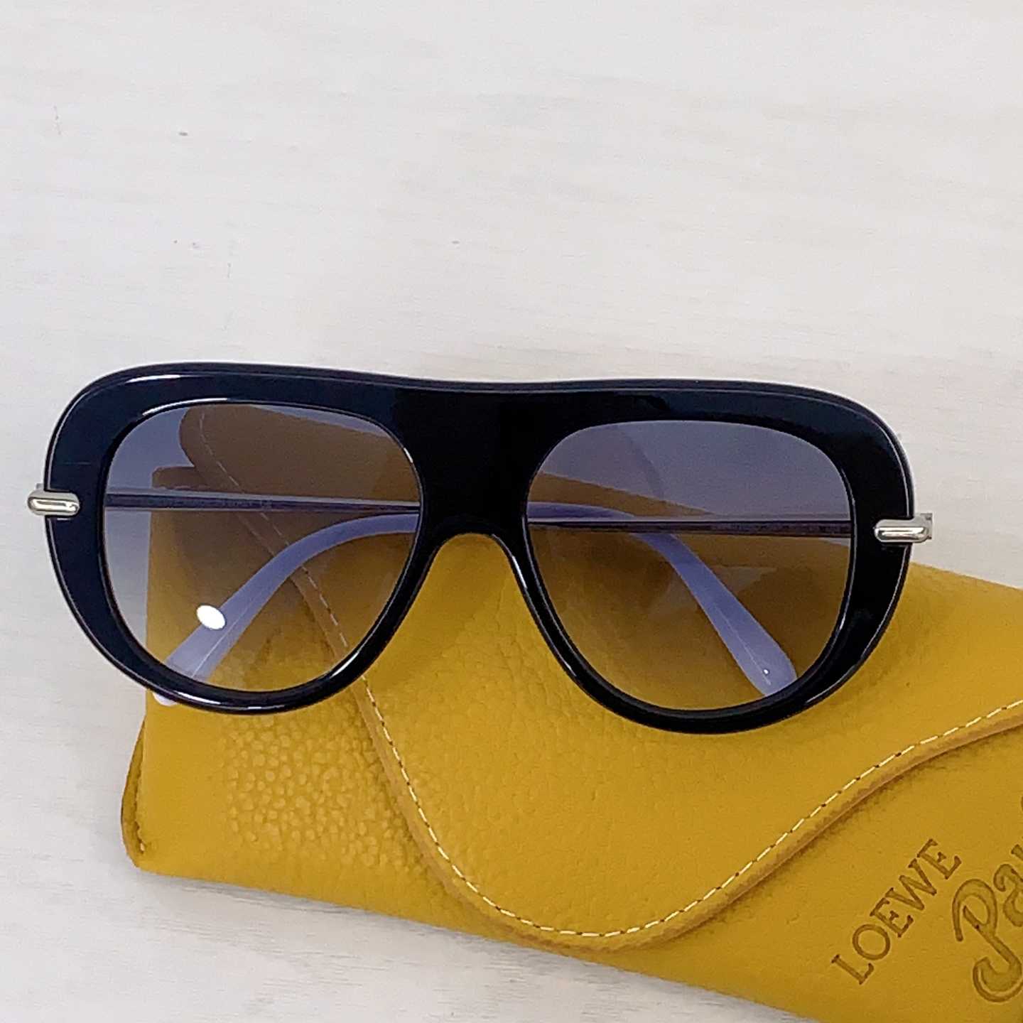 Loewe LW40186I Sunglasses  - FashionPlug