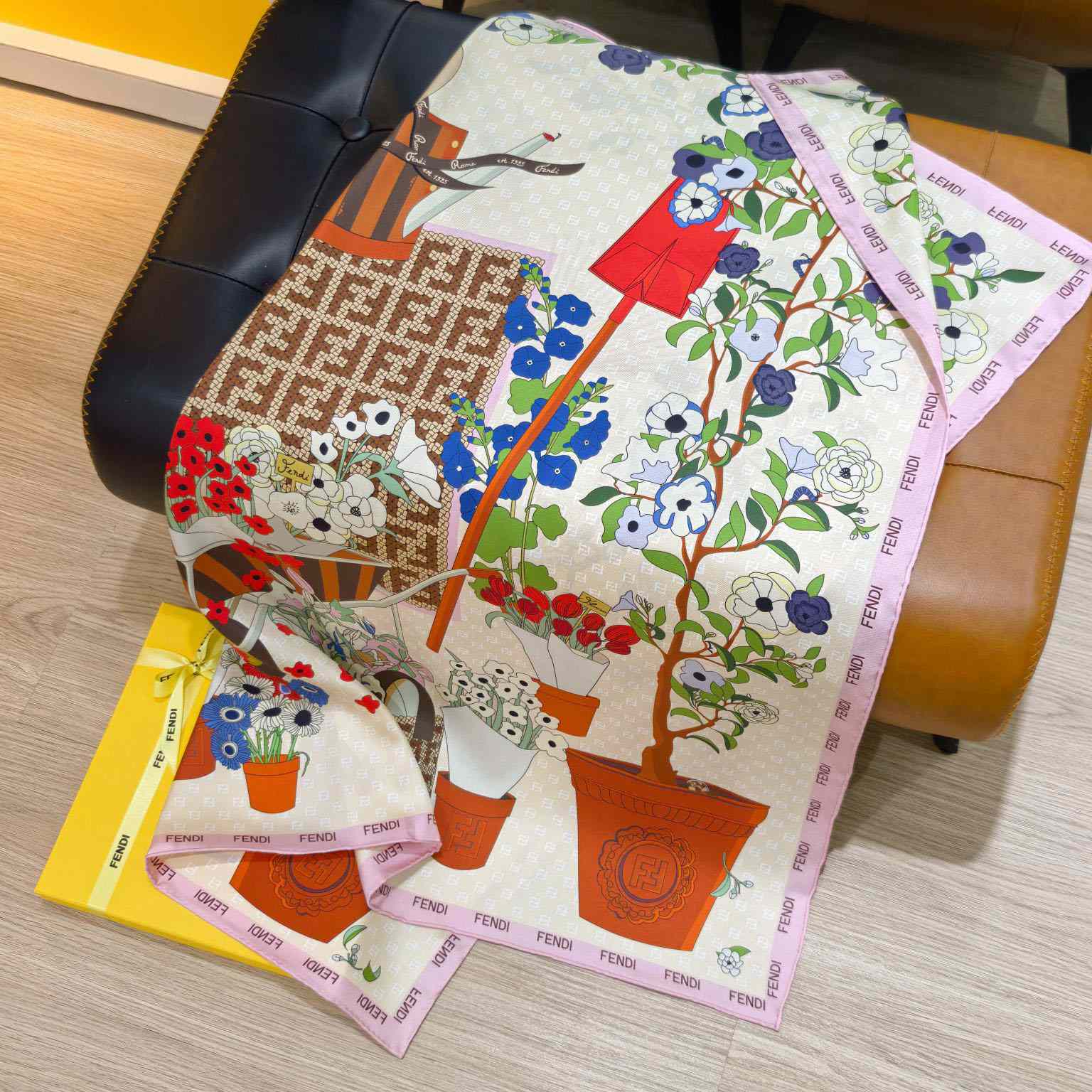 Fendi Gardening Foulard - FashionPlug