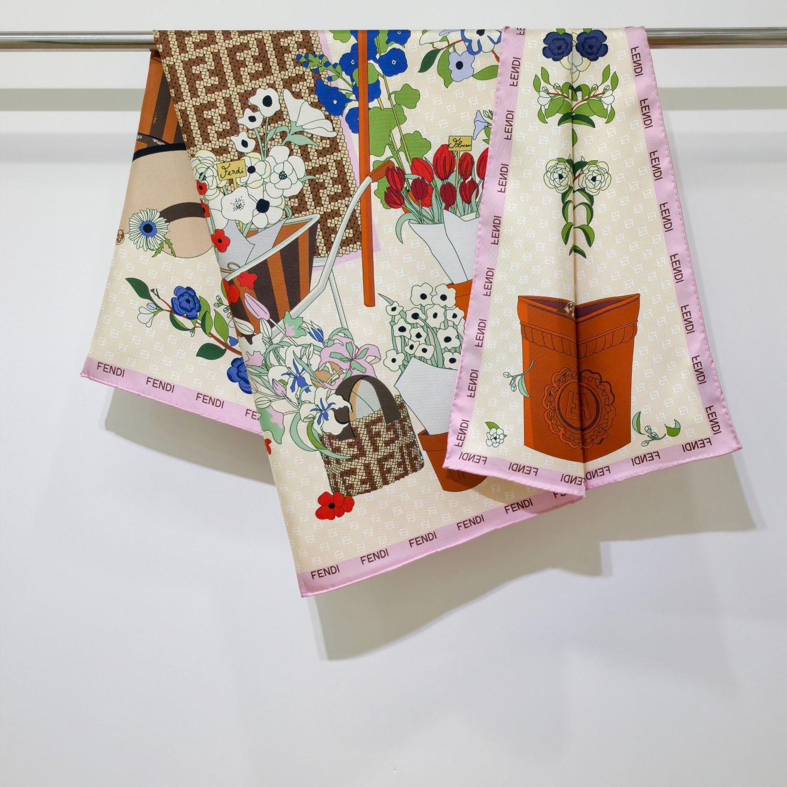 Fendi Gardening Foulard - FashionPlug