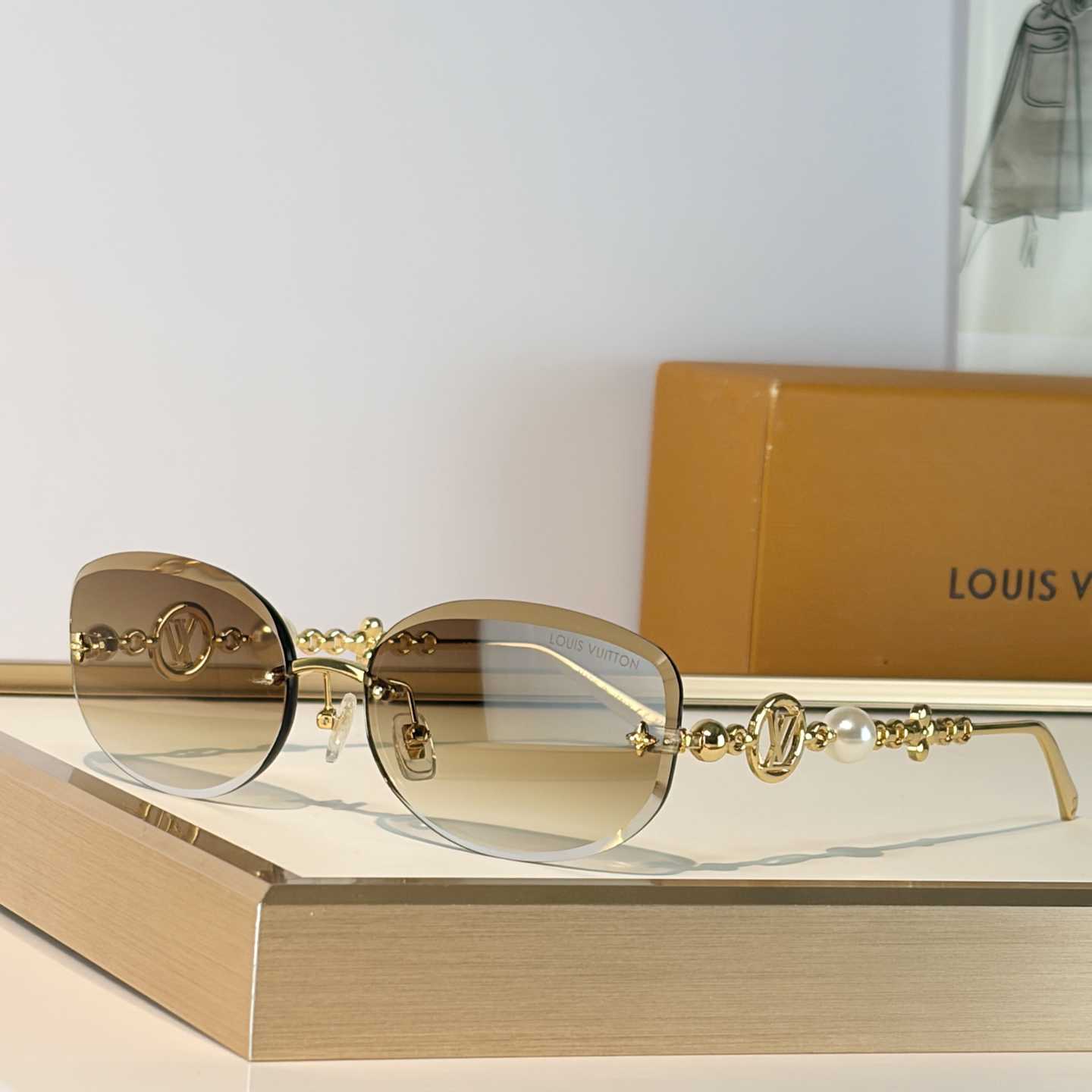 Louis Vuitton Z3166U Sunglasses    - FashionPlug
