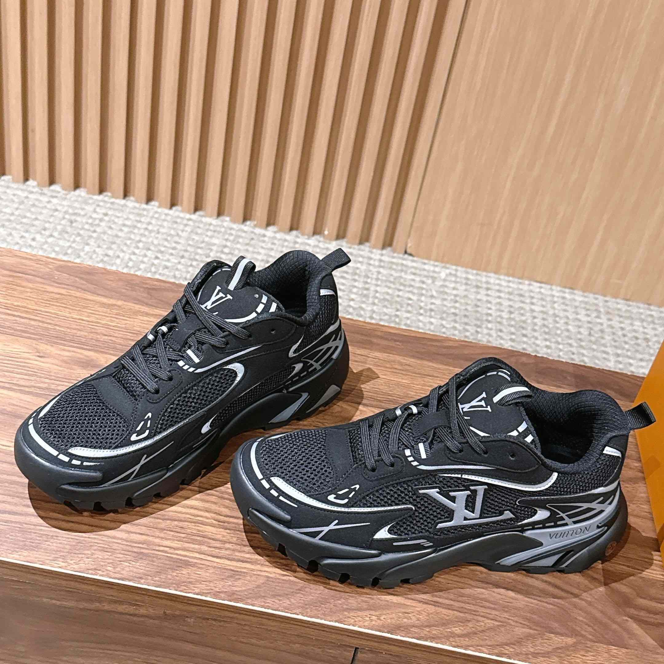 Louis Vuitton LV Tatic Runner Sneaker 1AKC3L - FashionPlug