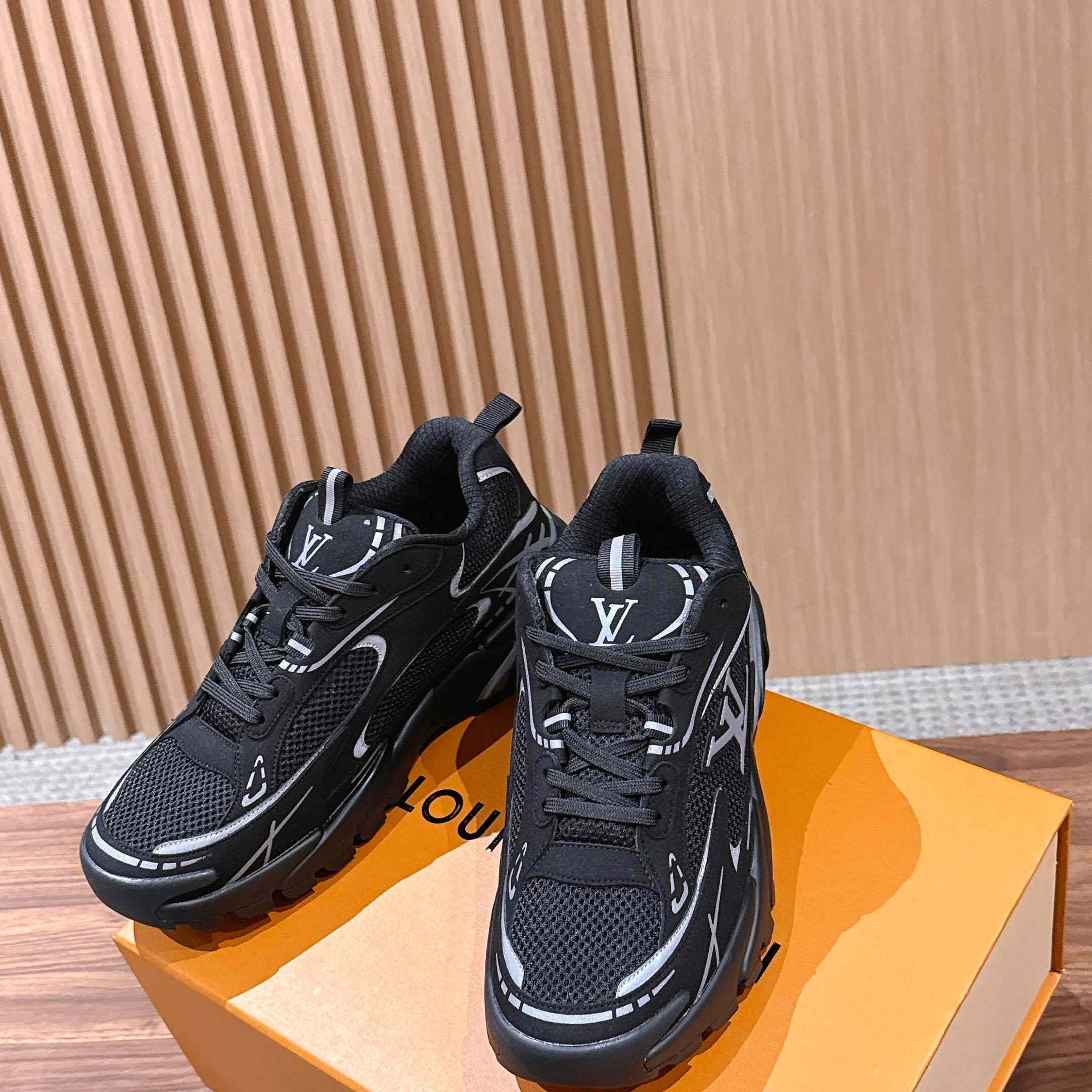 Louis Vuitton LV Tatic Runner Sneaker 1AKC3L - FashionPlug