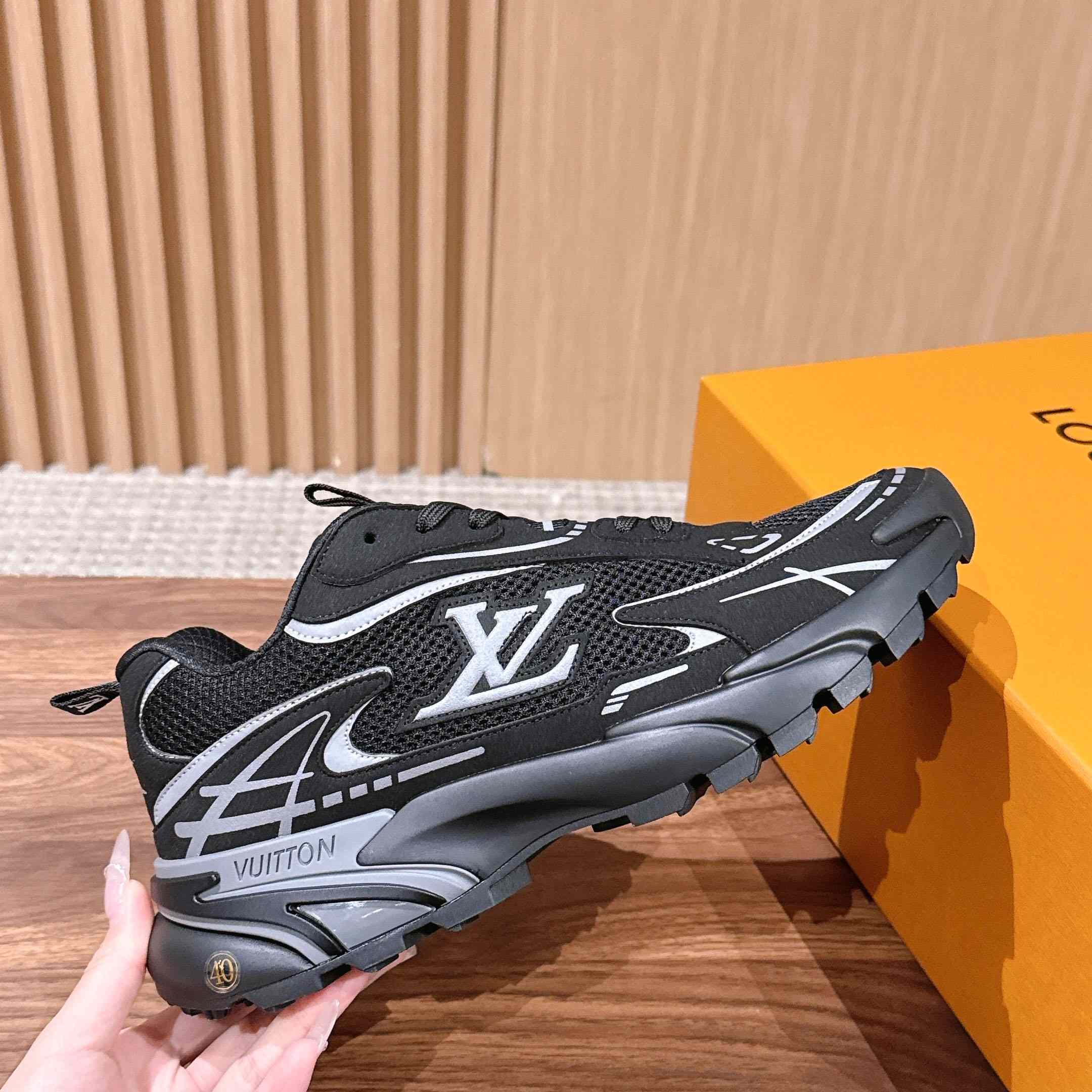 Louis Vuitton LV Tatic Runner Sneaker 1AKC3L - FashionPlug