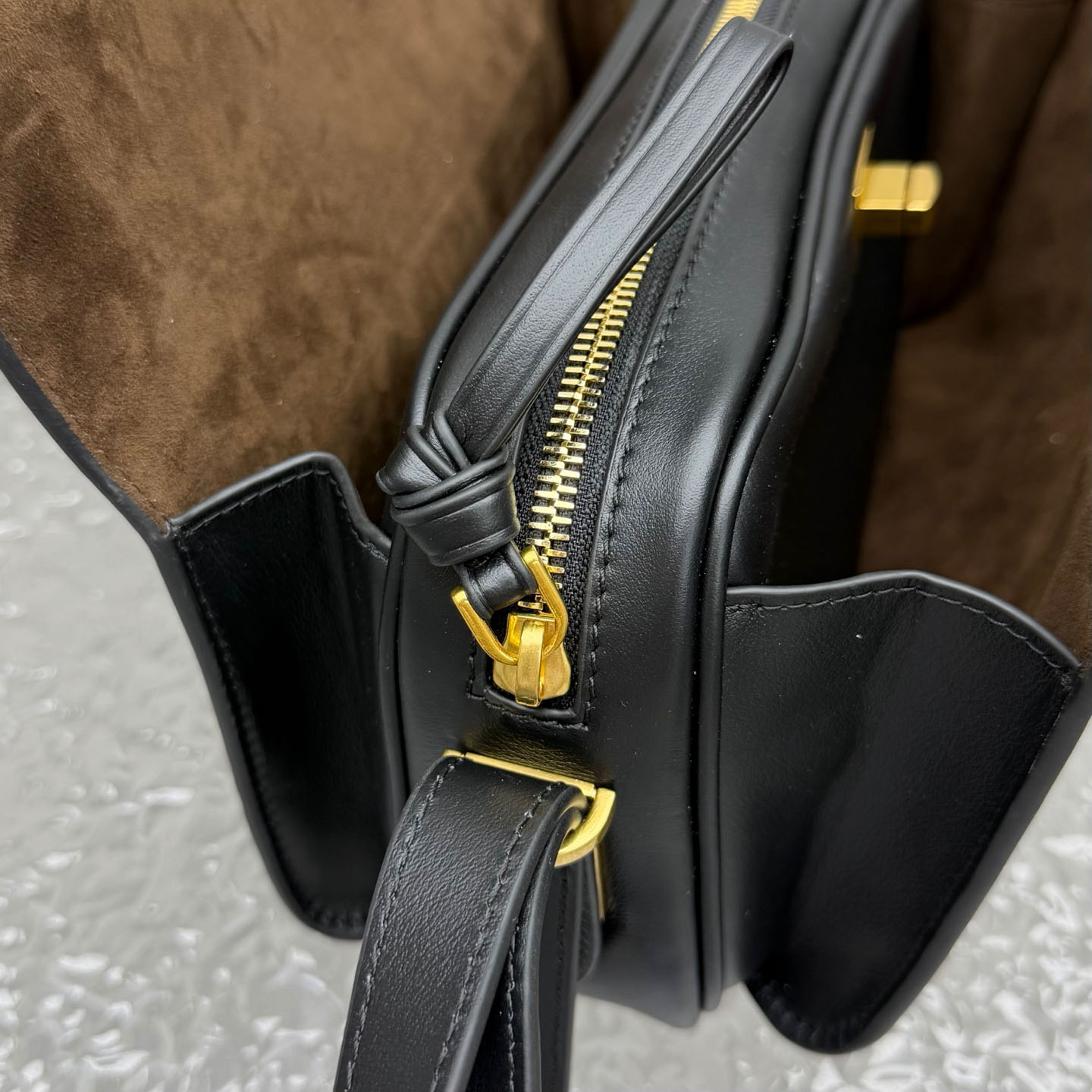 Balenciaga  Le 7 Shoulder Bag Medium In Black - FashionPlug