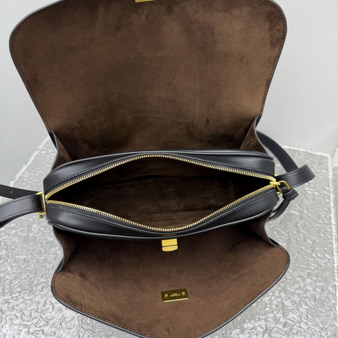 Balenciaga  Le 7 Shoulder Bag Medium In Black - FashionPlug