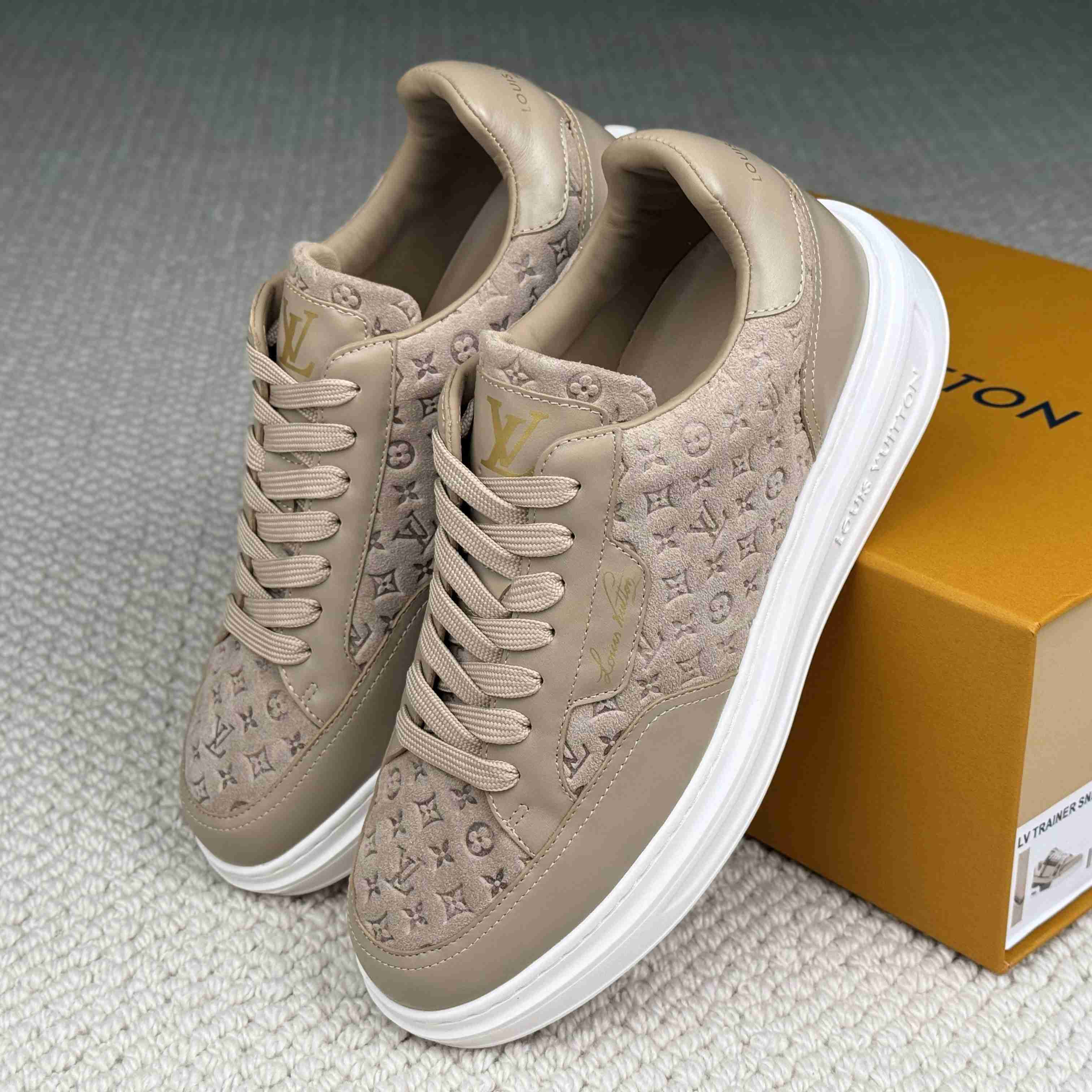 Louis Vuitton Beverly Hills Sneaker 1AKBRR - FashionPlug