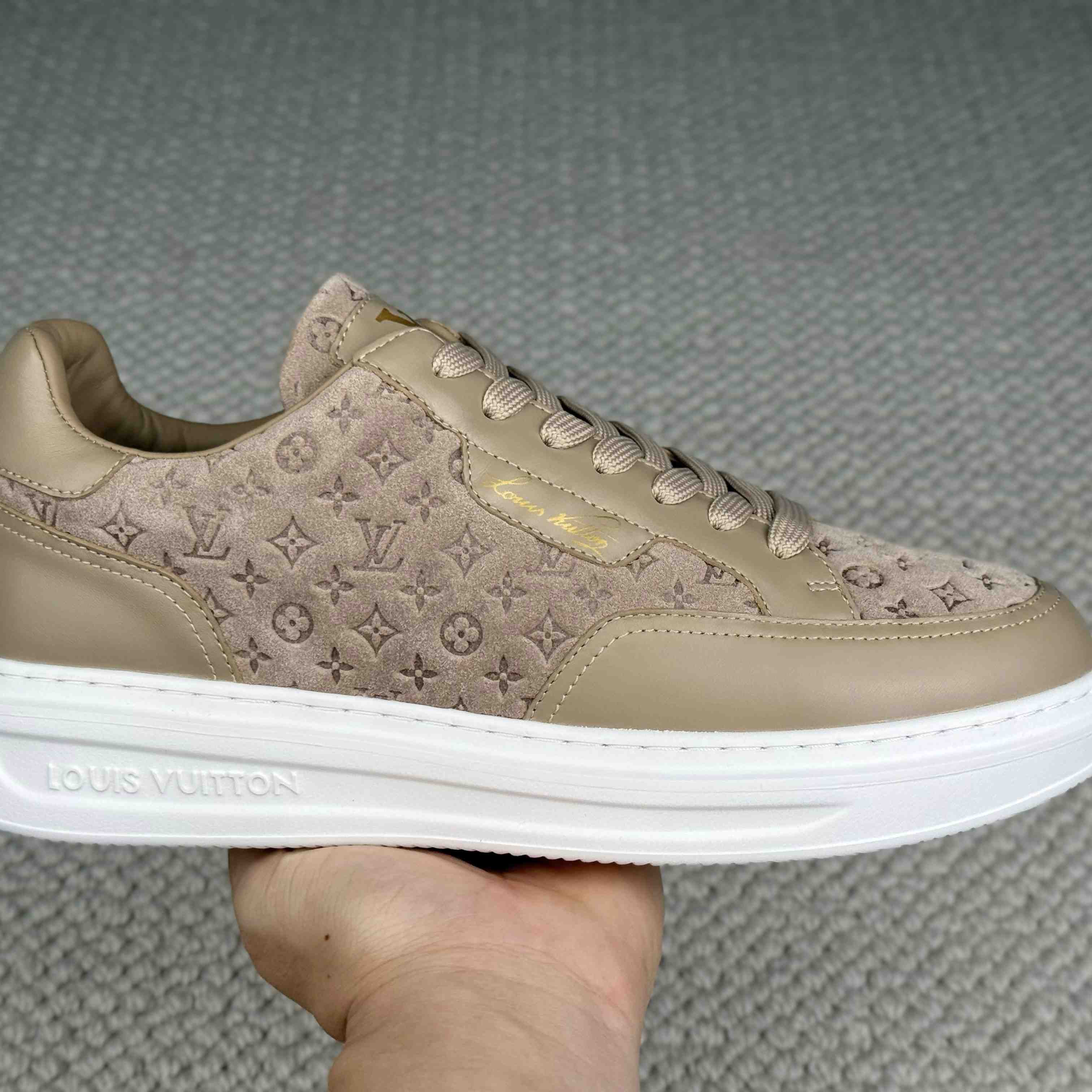 Louis Vuitton Beverly Hills Sneaker 1AKBRR - FashionPlug