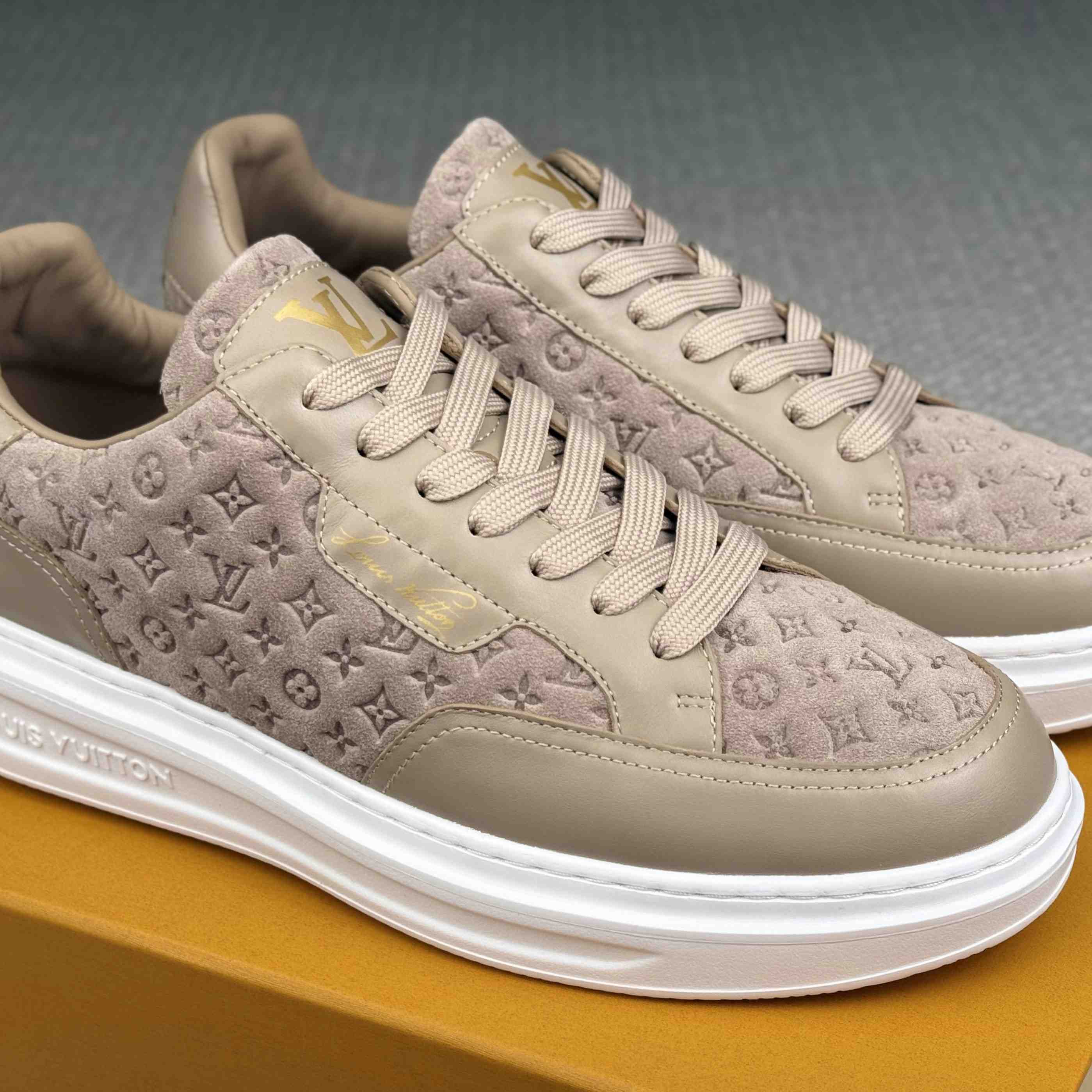 Louis Vuitton Beverly Hills Sneaker 1AKBRR - FashionPlug