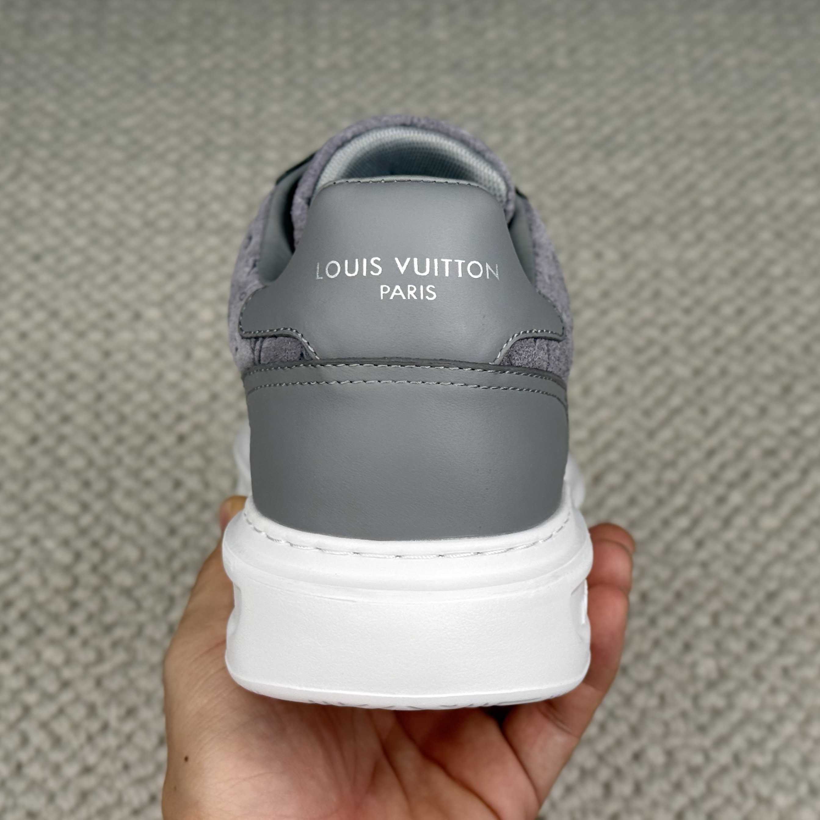 Louis Vuitton Beverly Hills Sneaker 1AKBS9 - FashionPlug