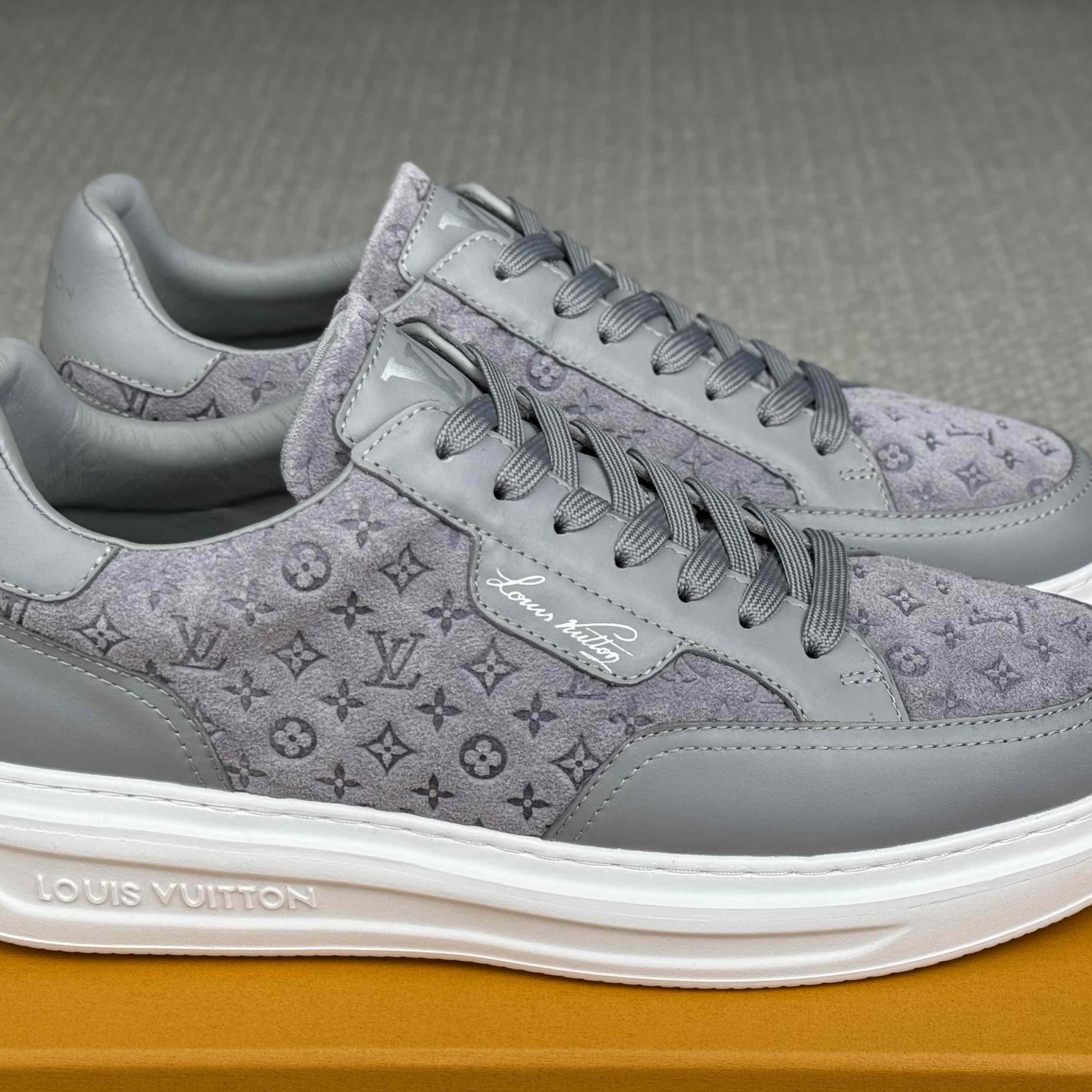 Louis Vuitton Beverly Hills Sneaker 1AKBS9 - FashionPlug