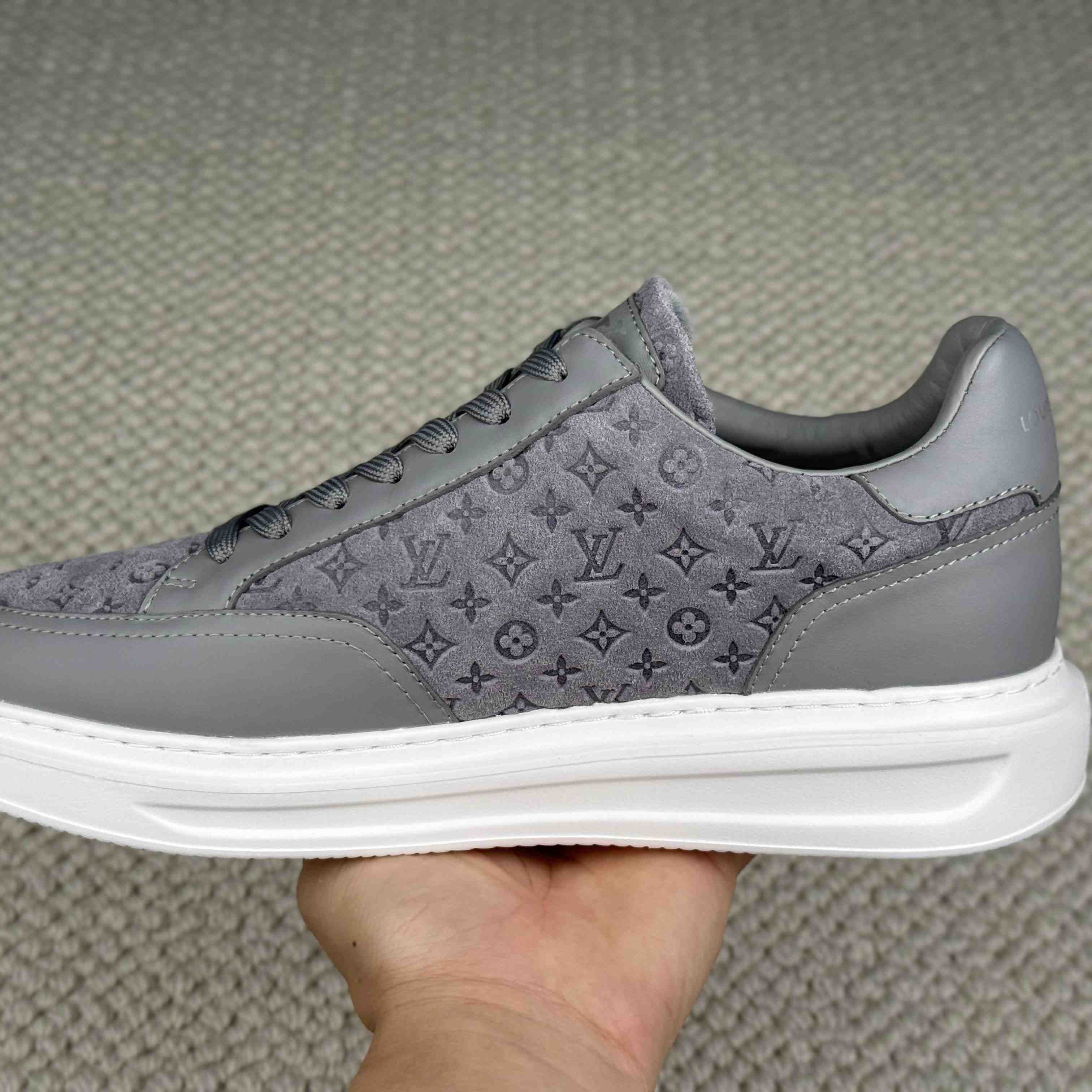 Louis Vuitton Beverly Hills Sneaker 1AKBS9 - FashionPlug