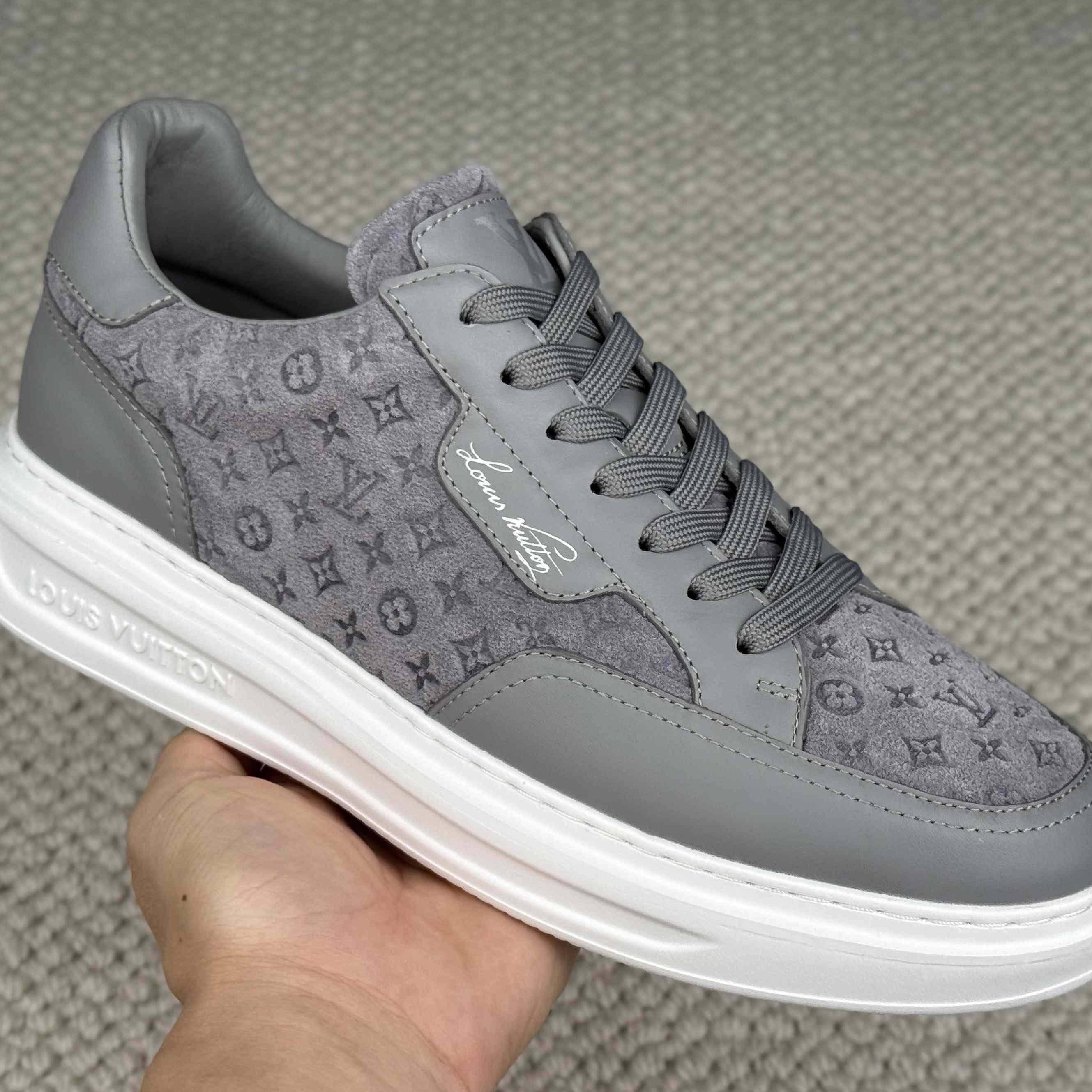 Louis Vuitton Beverly Hills Sneaker 1AKBS9 - FashionPlug
