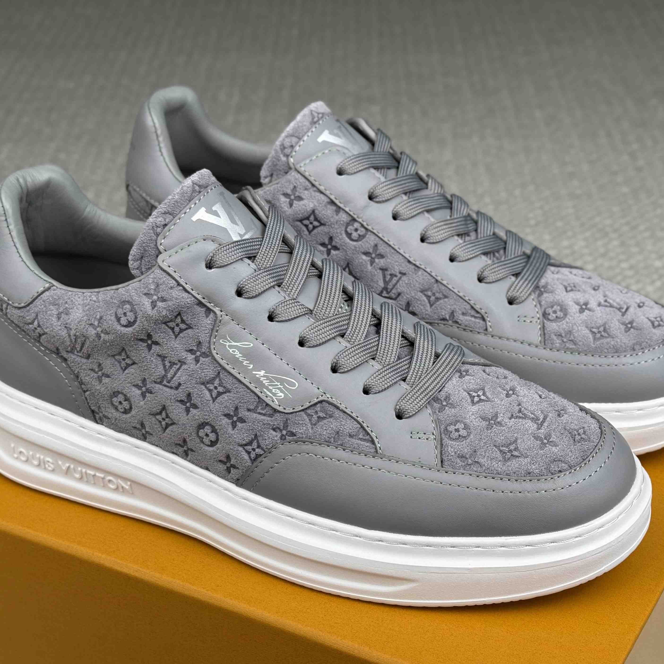 Louis Vuitton Beverly Hills Sneaker 1AKBS9 - FashionPlug