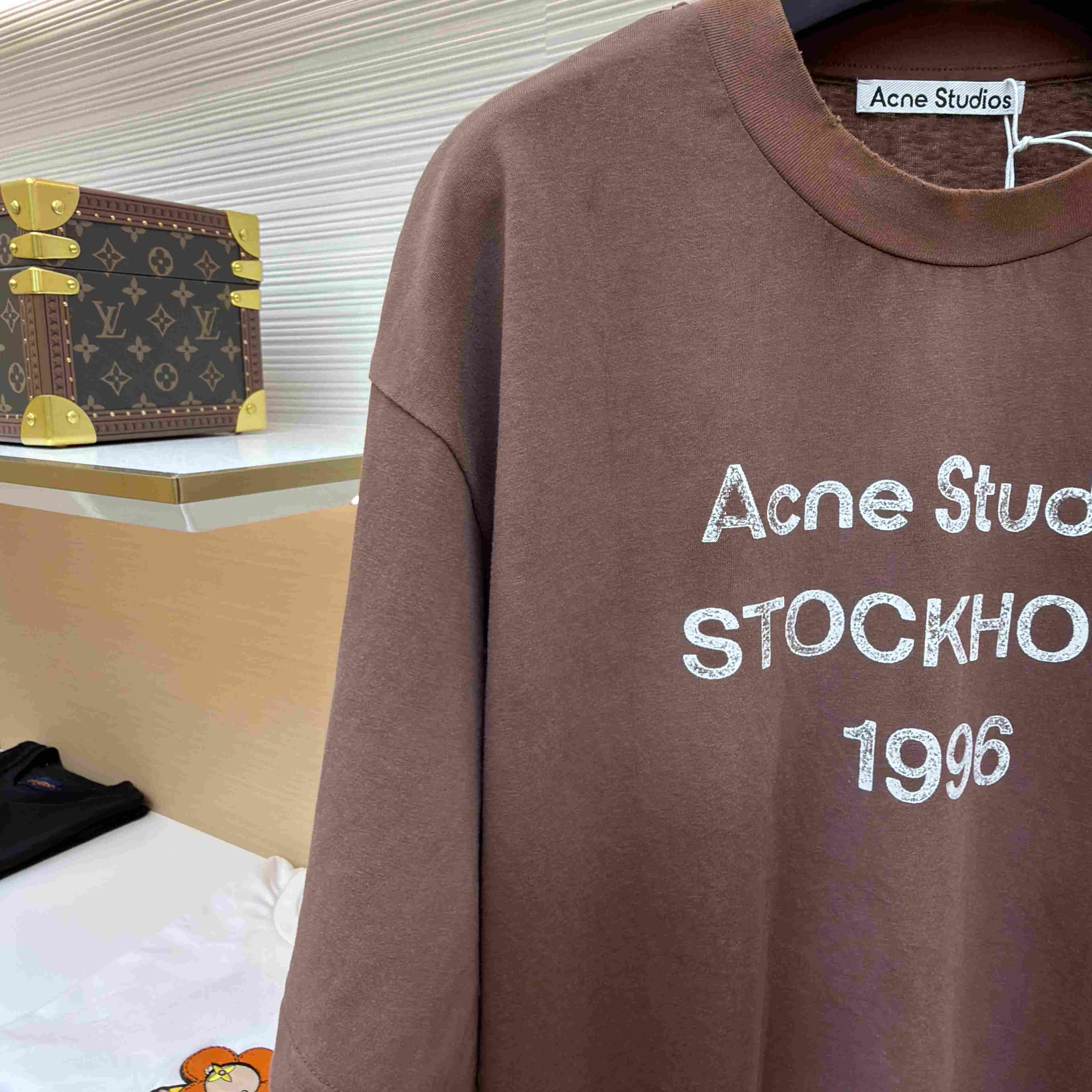 Acne Studios  Sprayed Logo T-shirt - FashionPlug