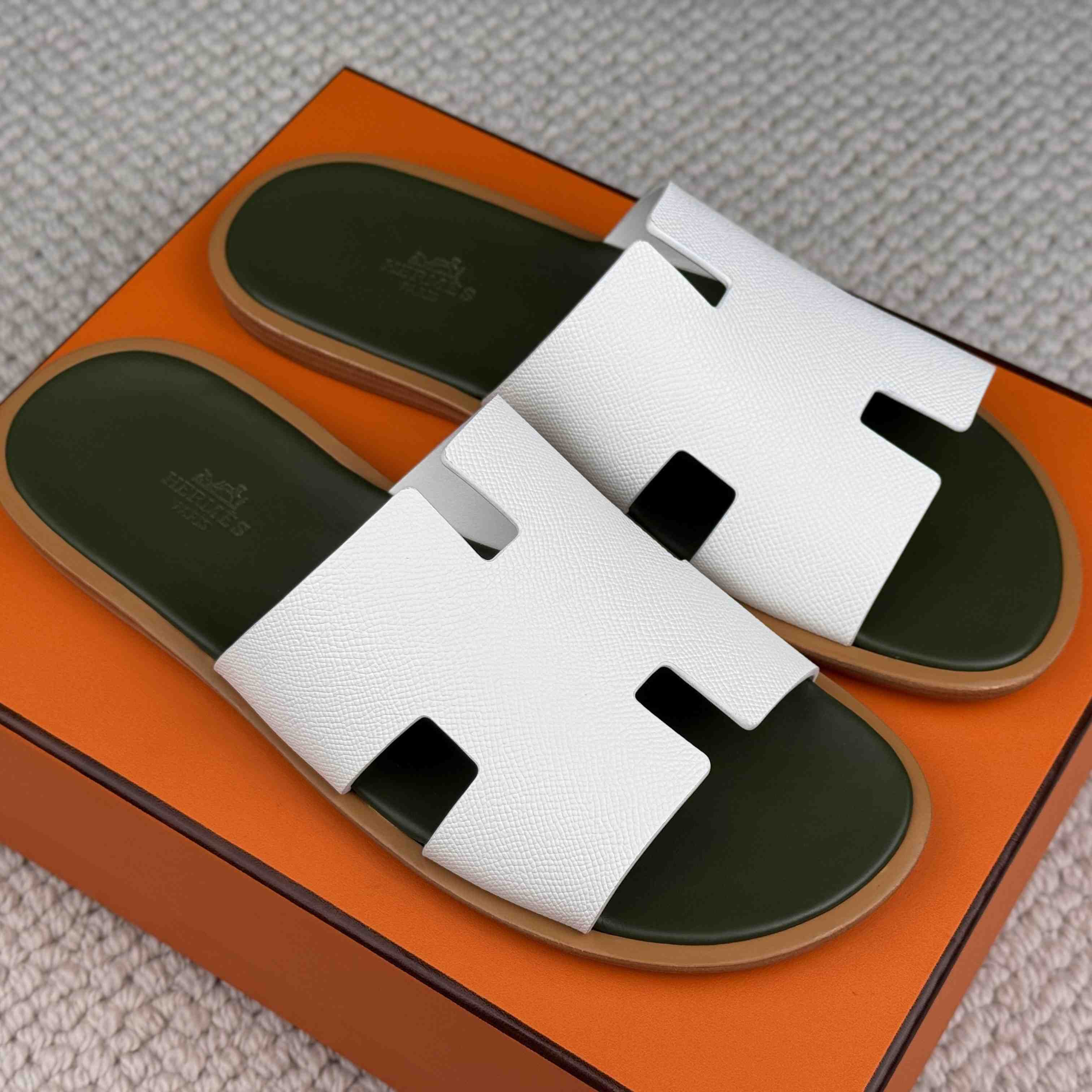 Hermes Izmir Sandal - FashionPlug