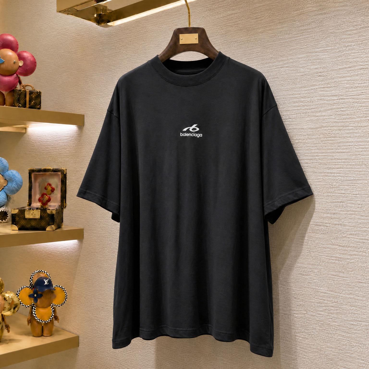 Balenciaga Bodies Medium Fit T-shirt In Black - FashionPlug