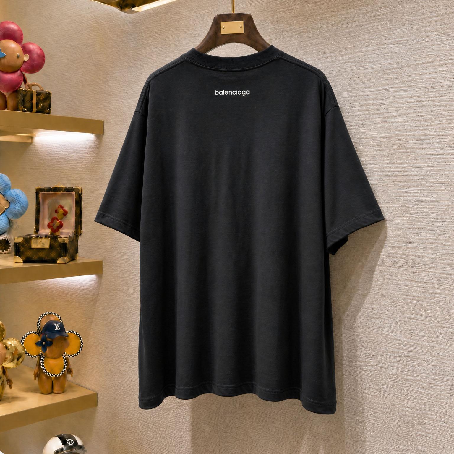 Balenciaga Bodies Medium Fit T-shirt In Black - FashionPlug