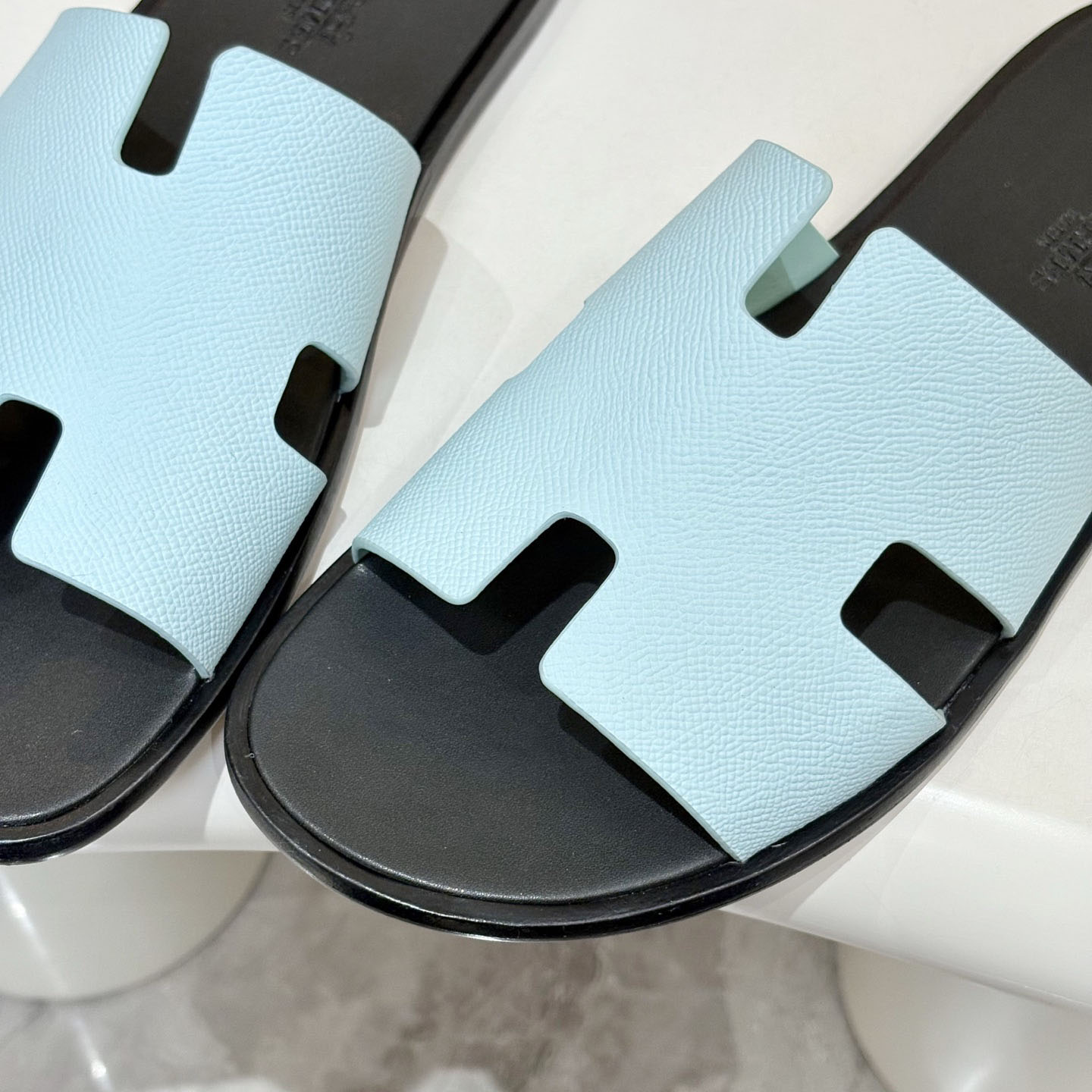 Hermes Izmir Sandal - FashionPlug